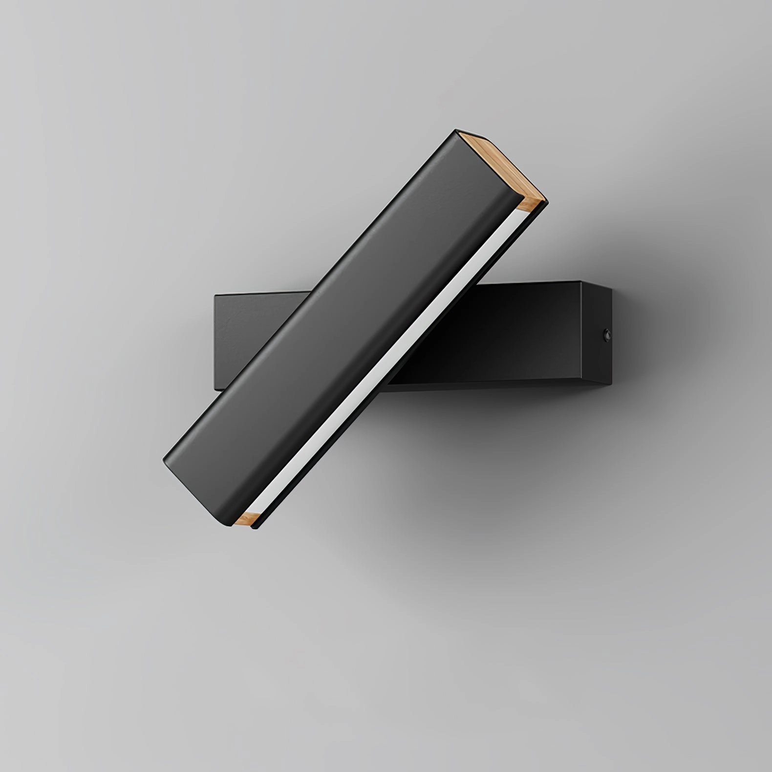 Clasp Wall Lamp
