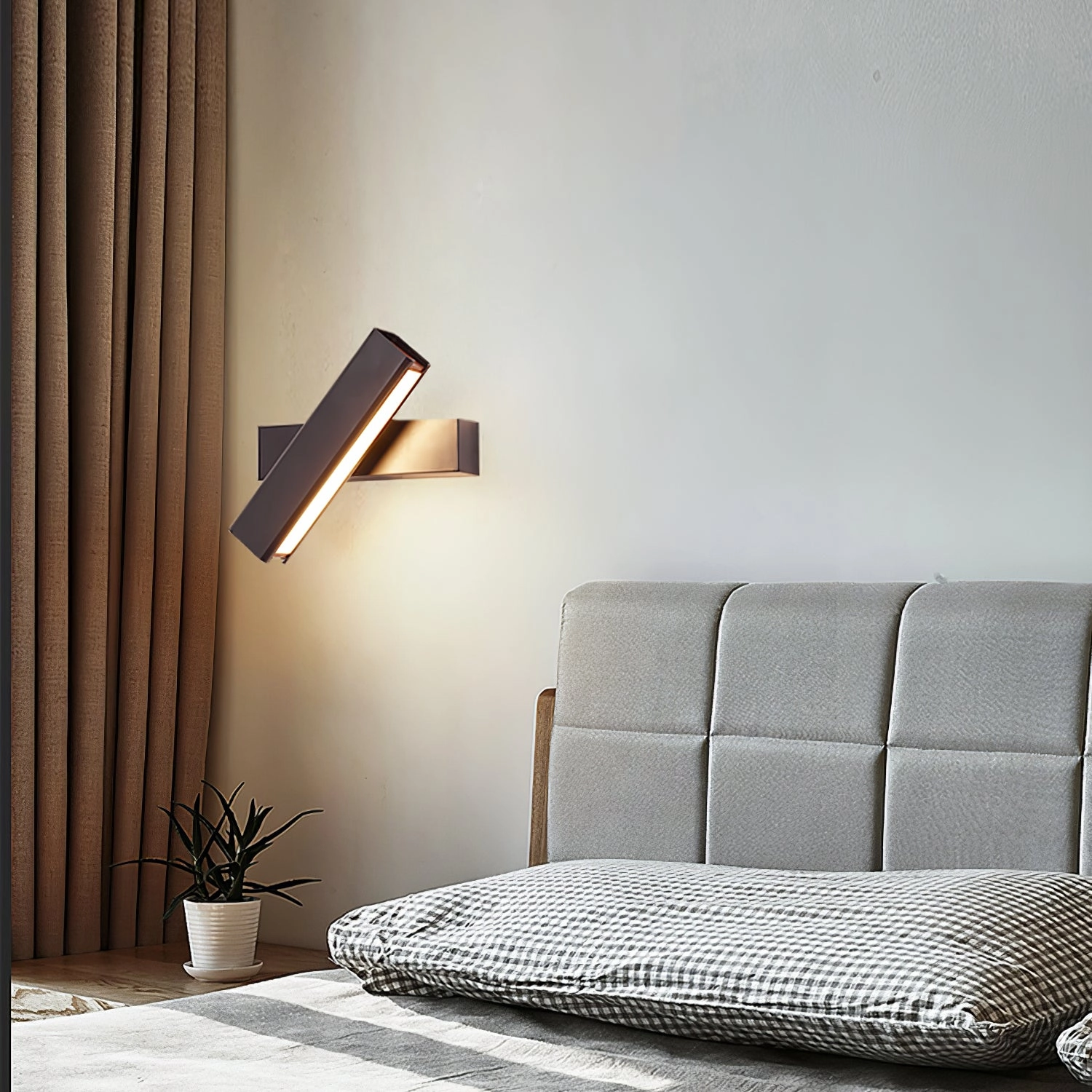 Clasp Wall Lamp