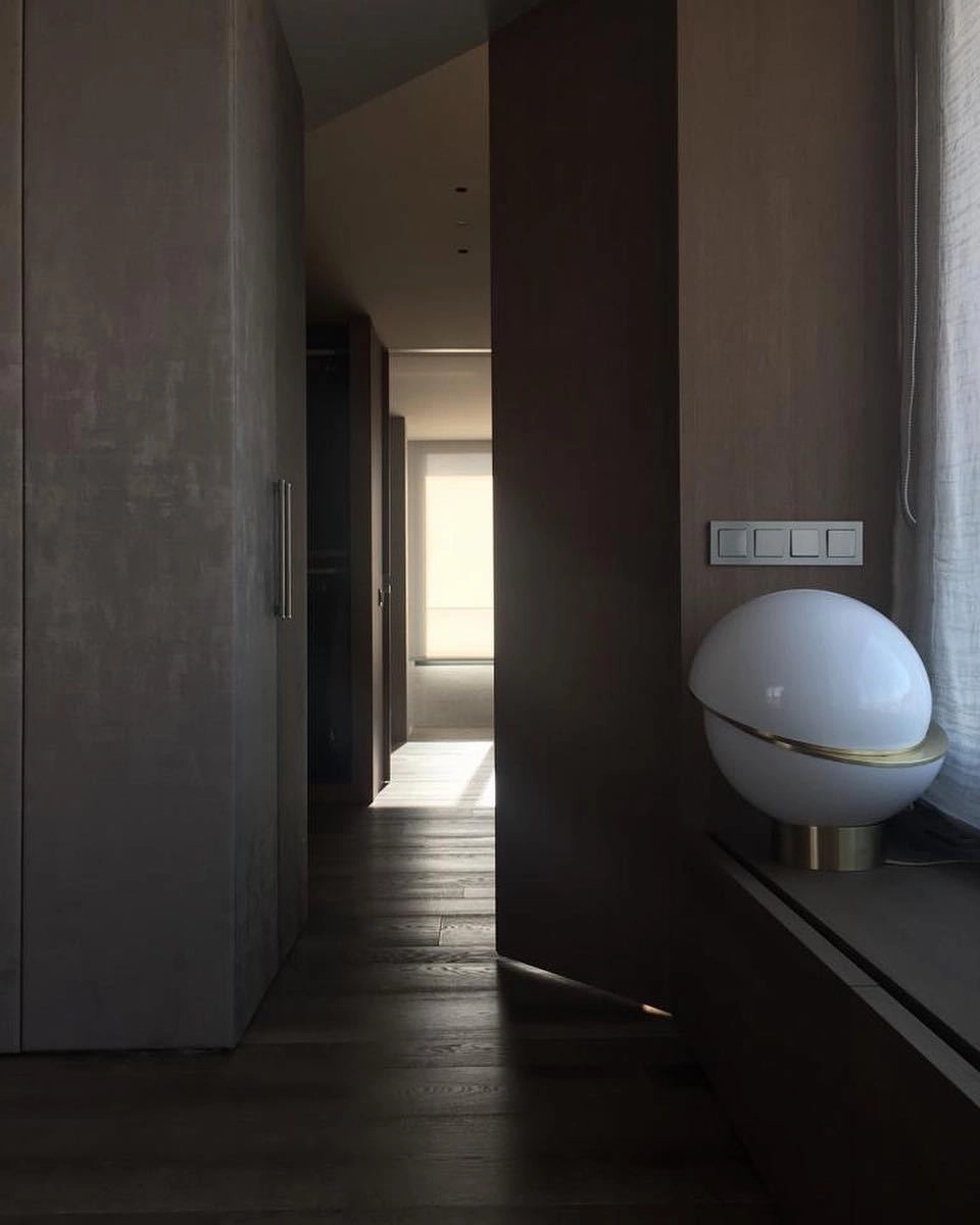 Crescent Table Light