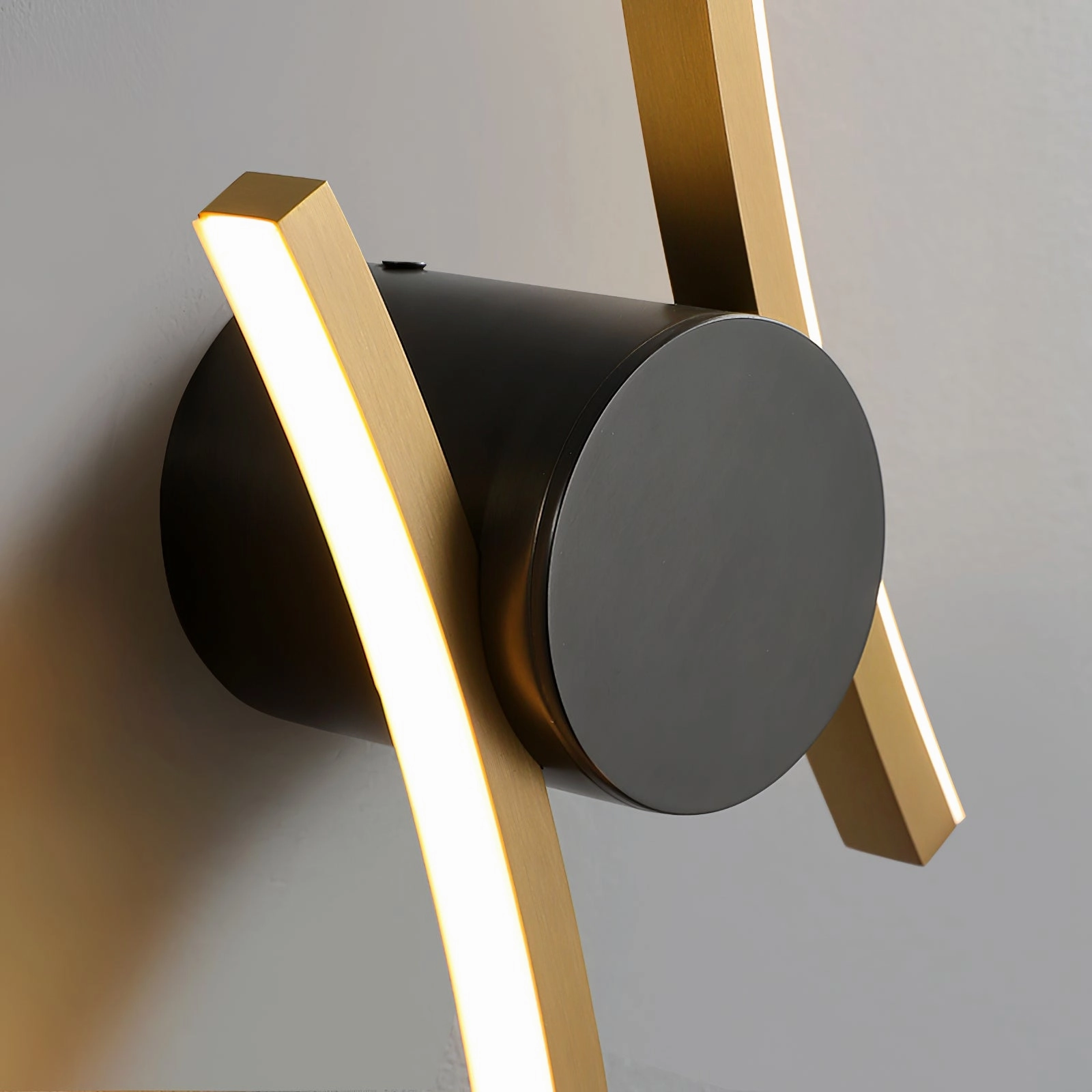 Curved Wall Lamp