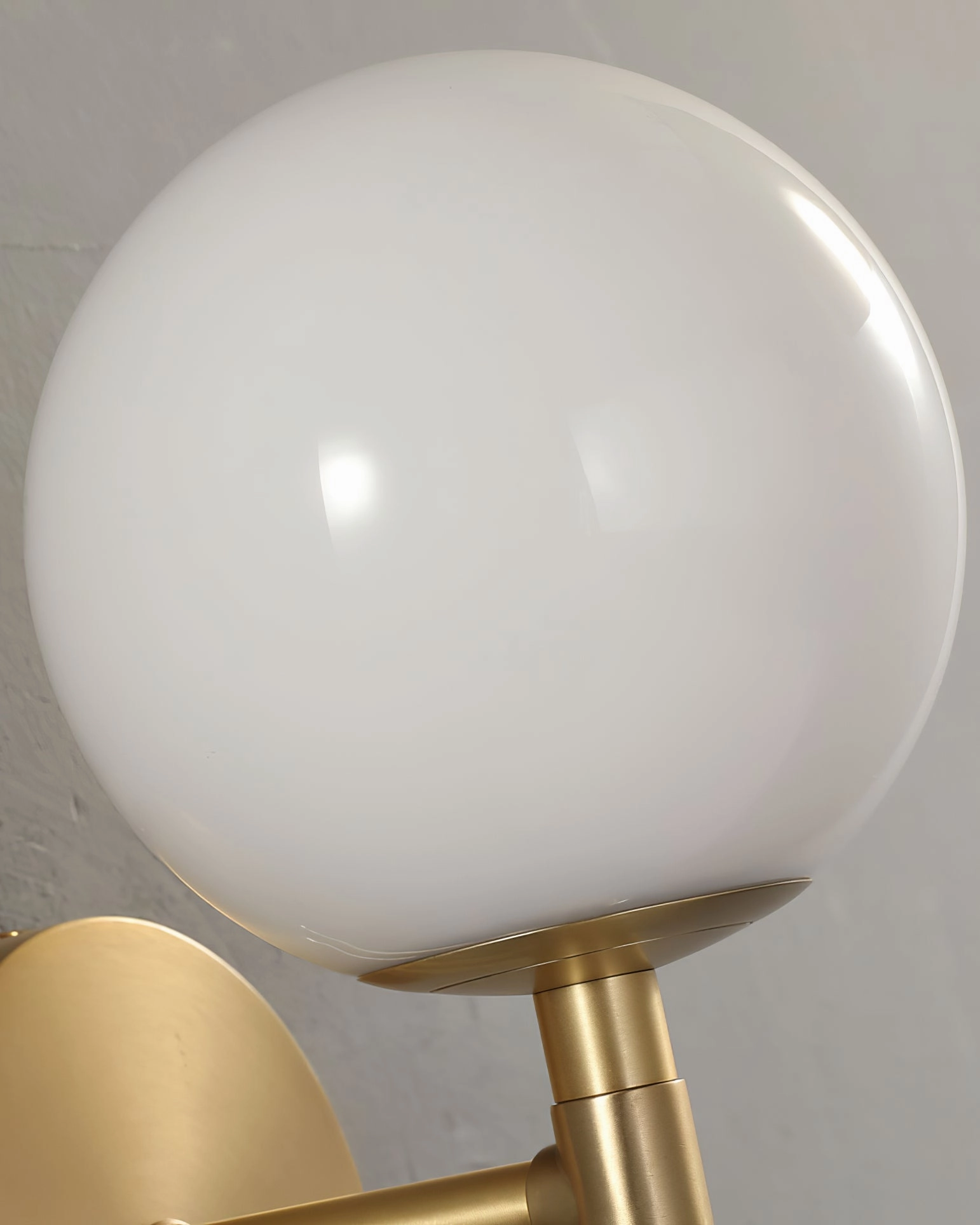 Dalt Wall Lamp