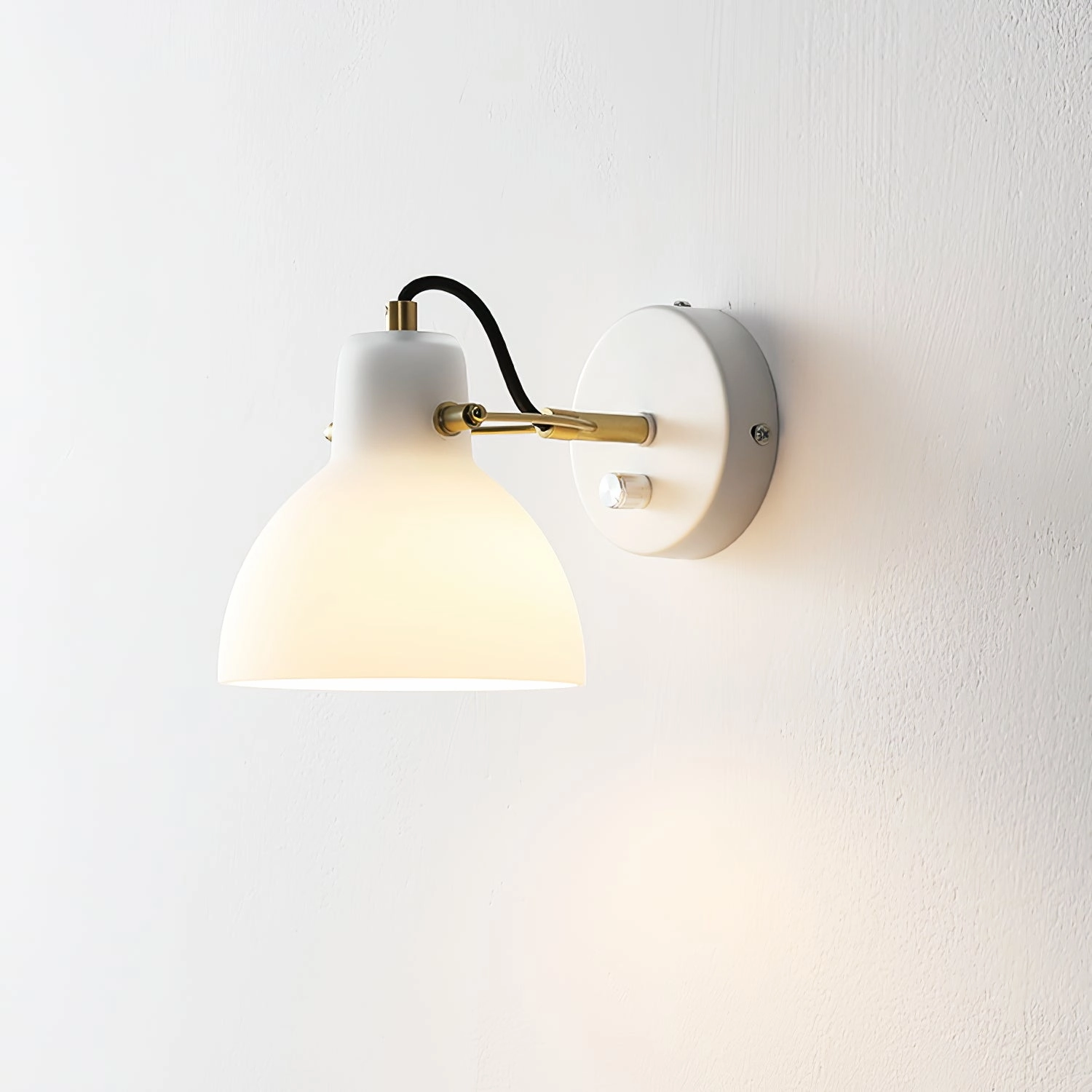 Daniel Wall Lamp