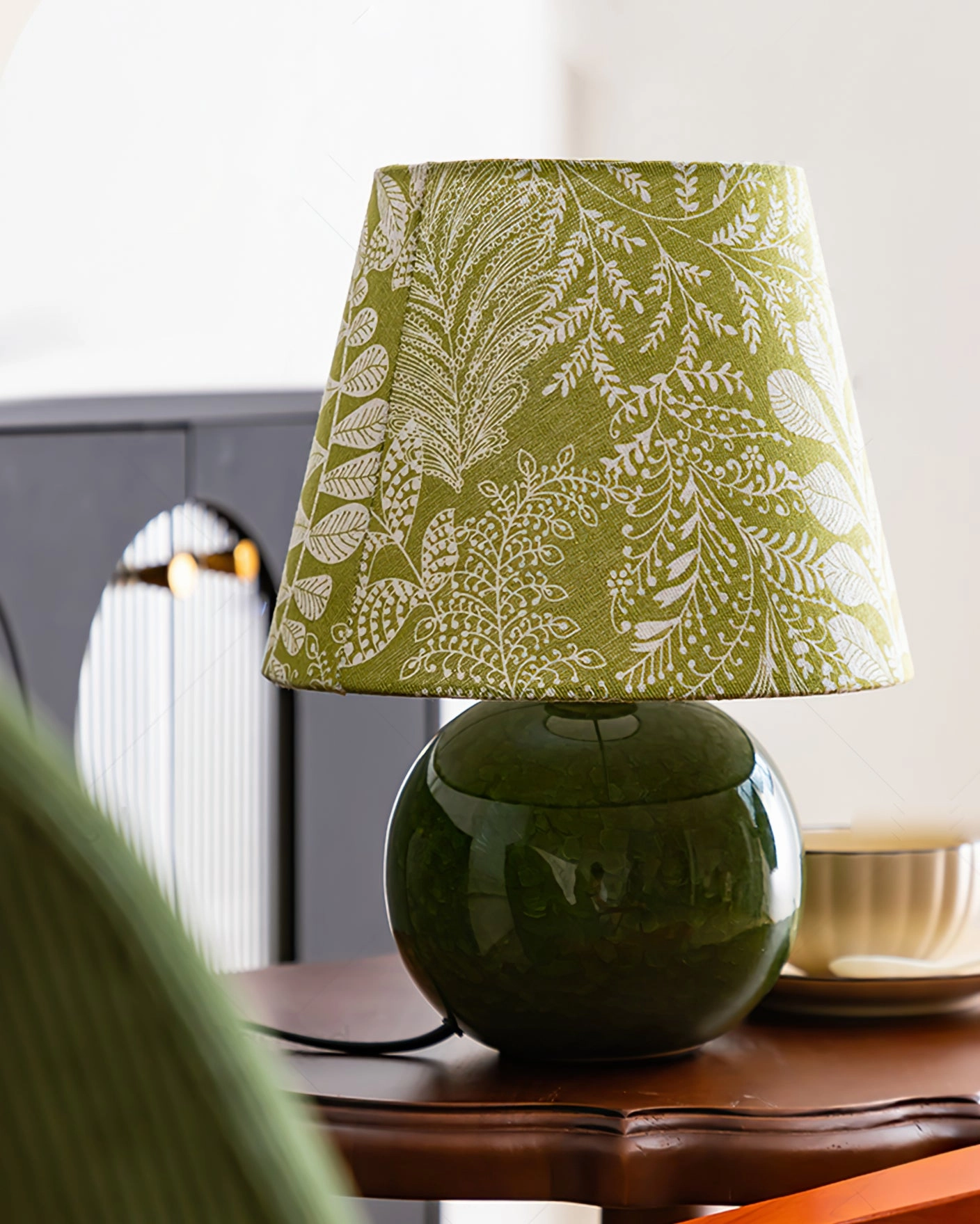 Dolly Table Lamp