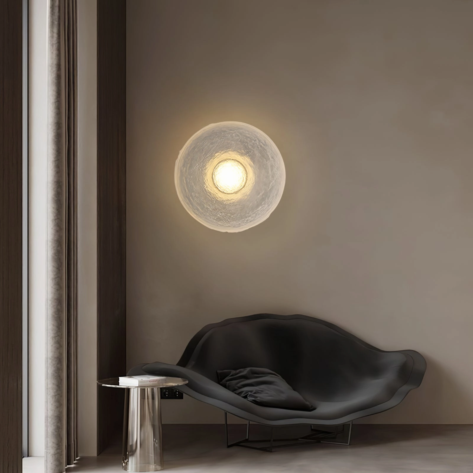 Eclipse Resin Wall Lamp