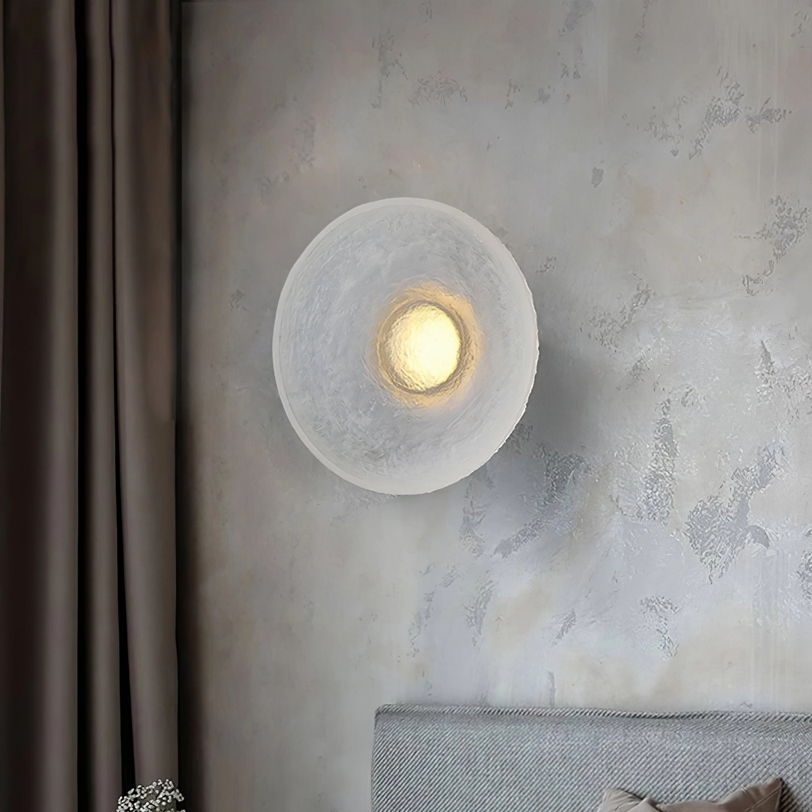 Eclipse Resin Wall Lamp