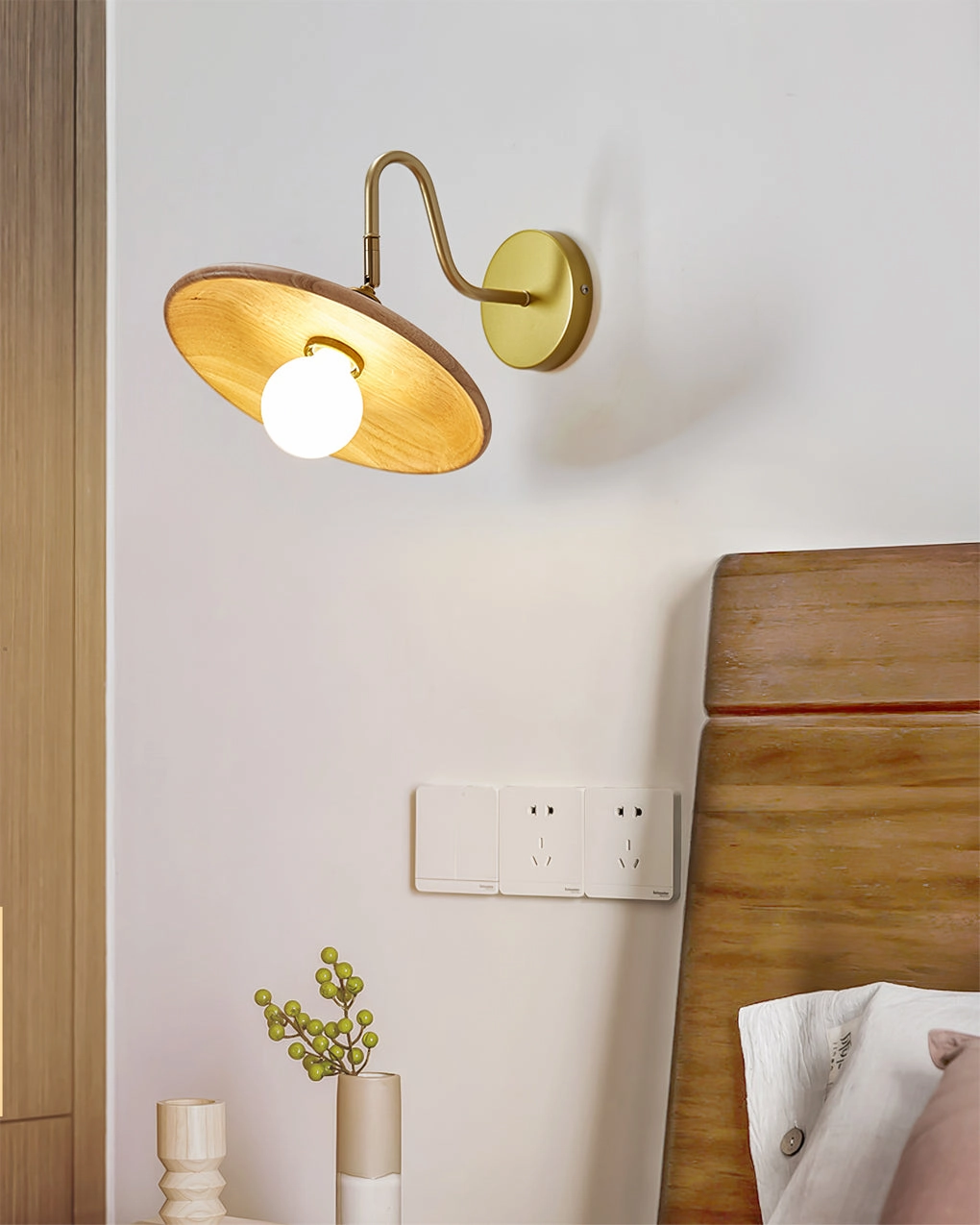 Edmund Wall Lamp