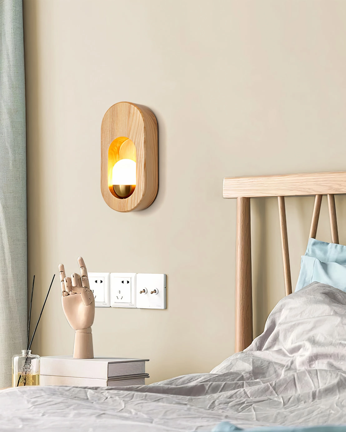 Egg Chaymae Wall Lamp