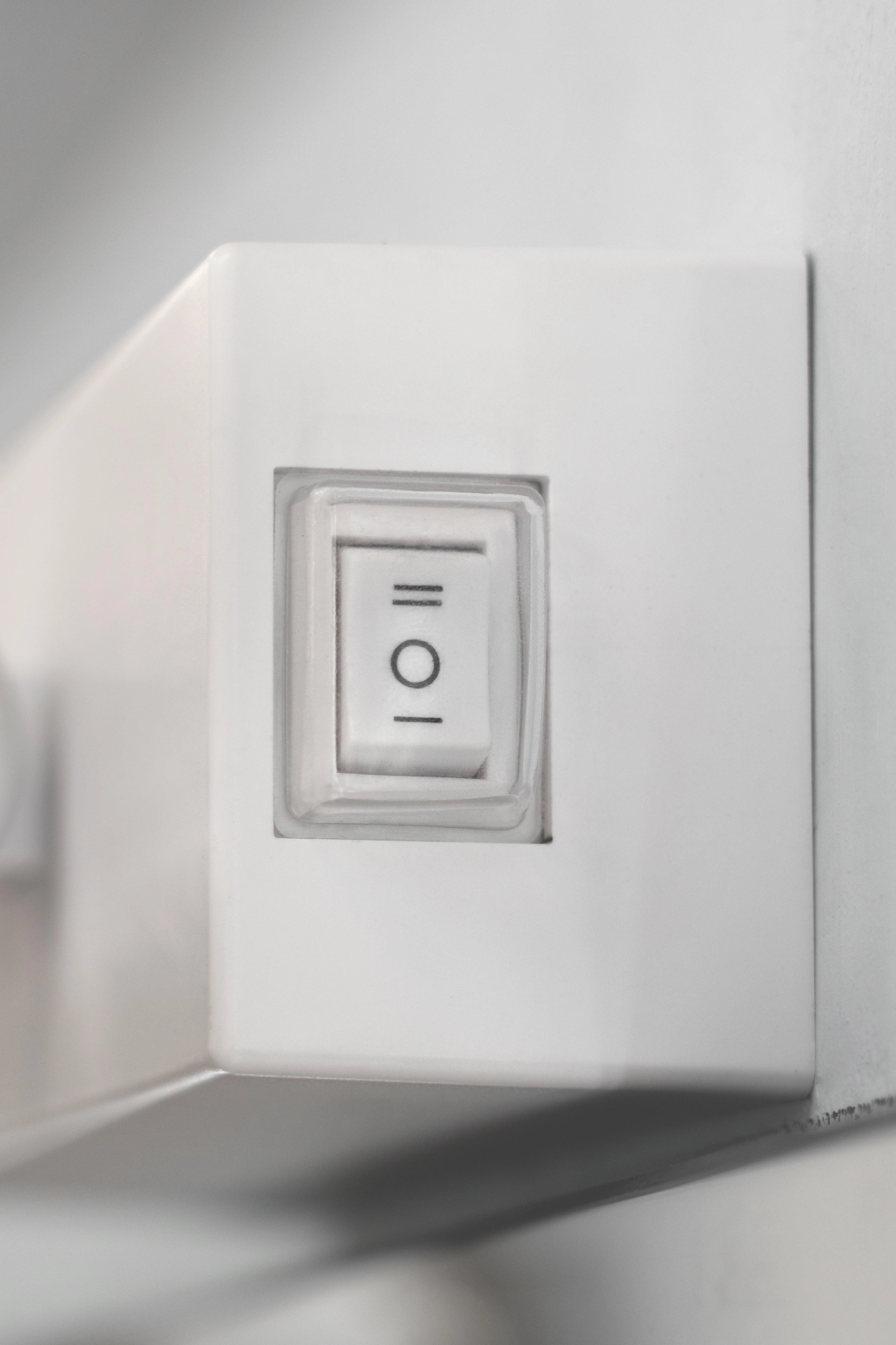 Eglo Verdello IP44 White LED Bathroom Wall / Mirror Light - 60cm