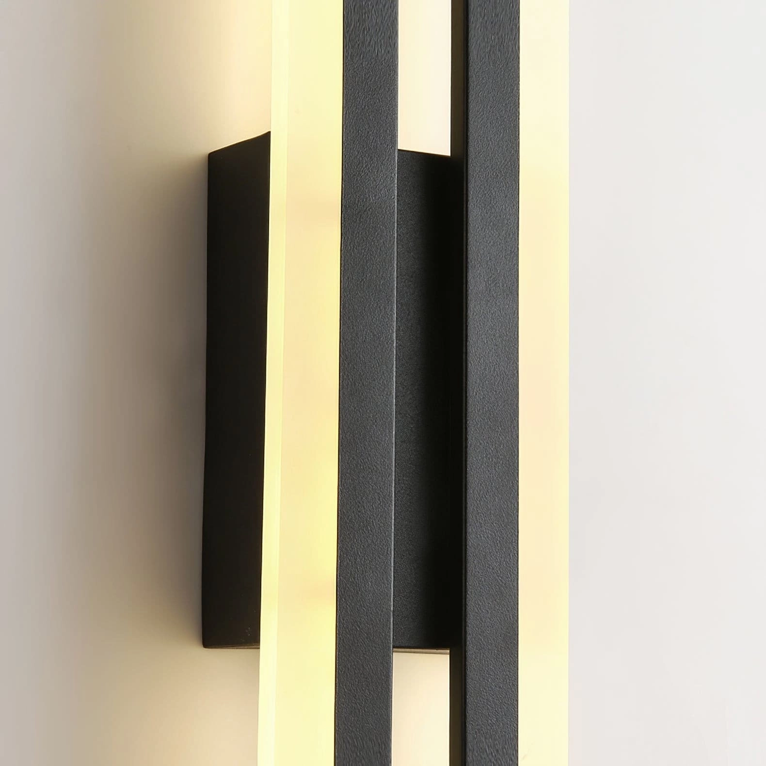 Fallon Wall Lamp
