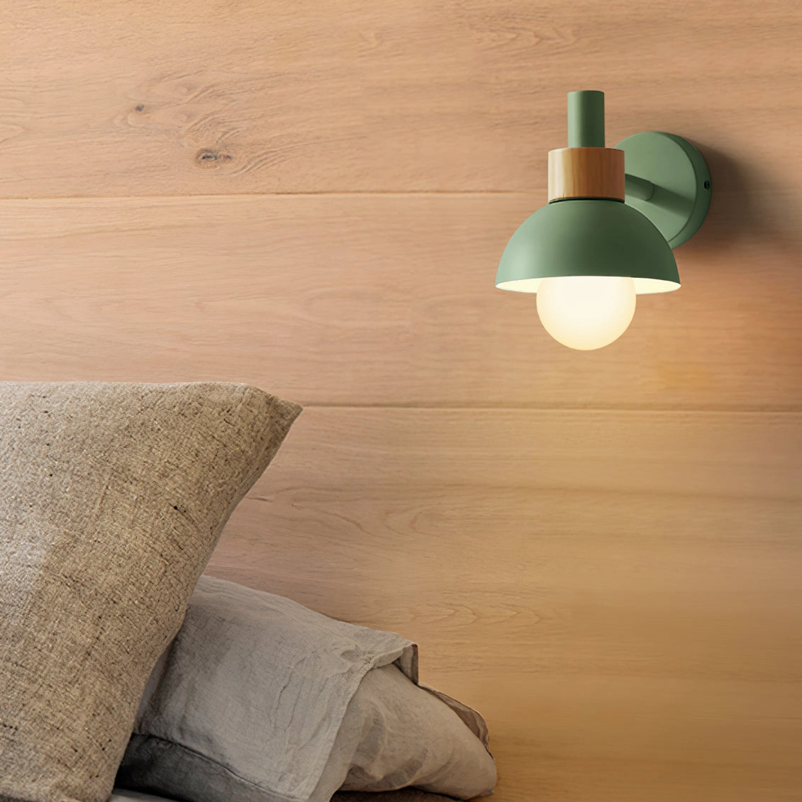 Fanta Wall Lamp