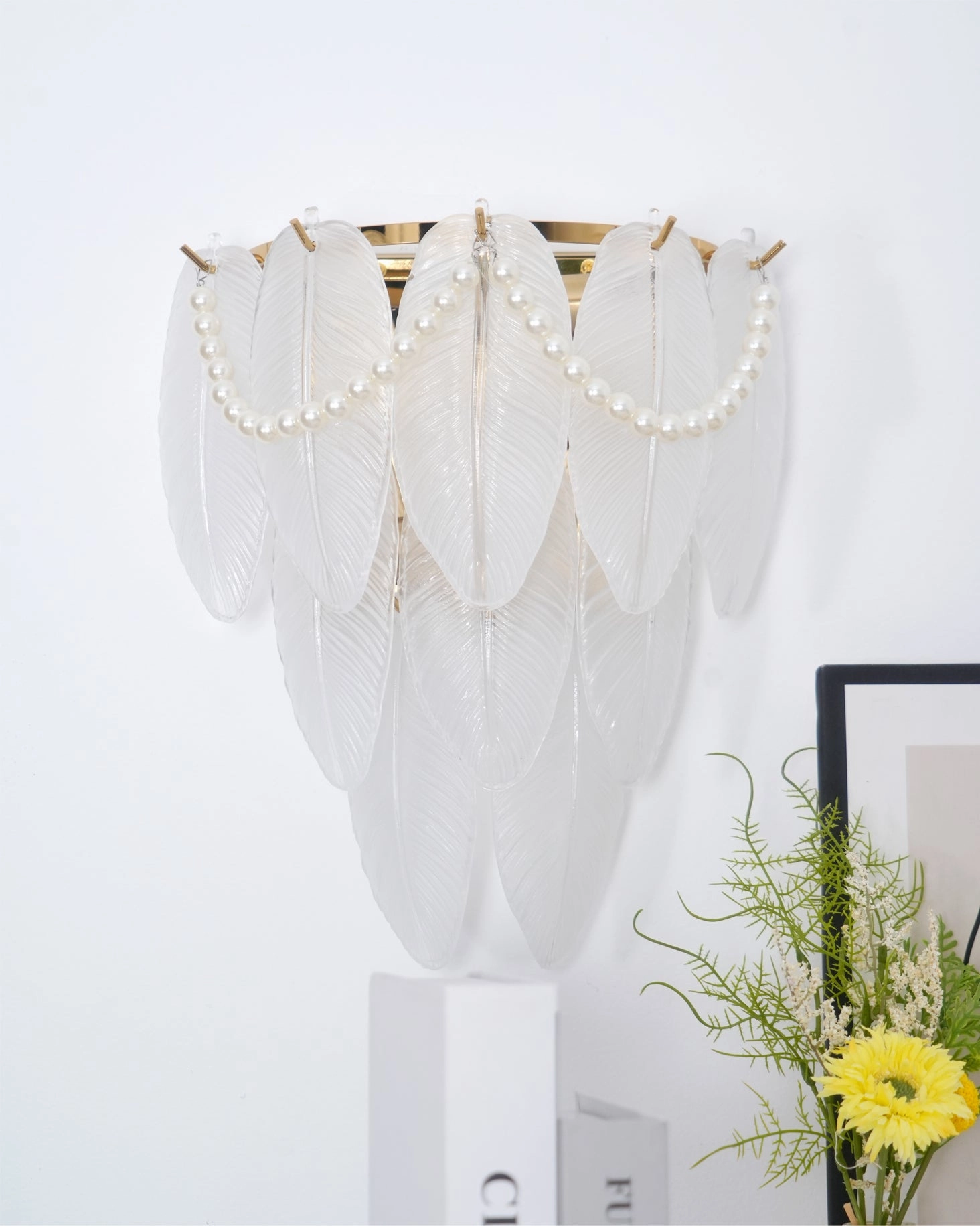 Feather Pearl Wall Lamp