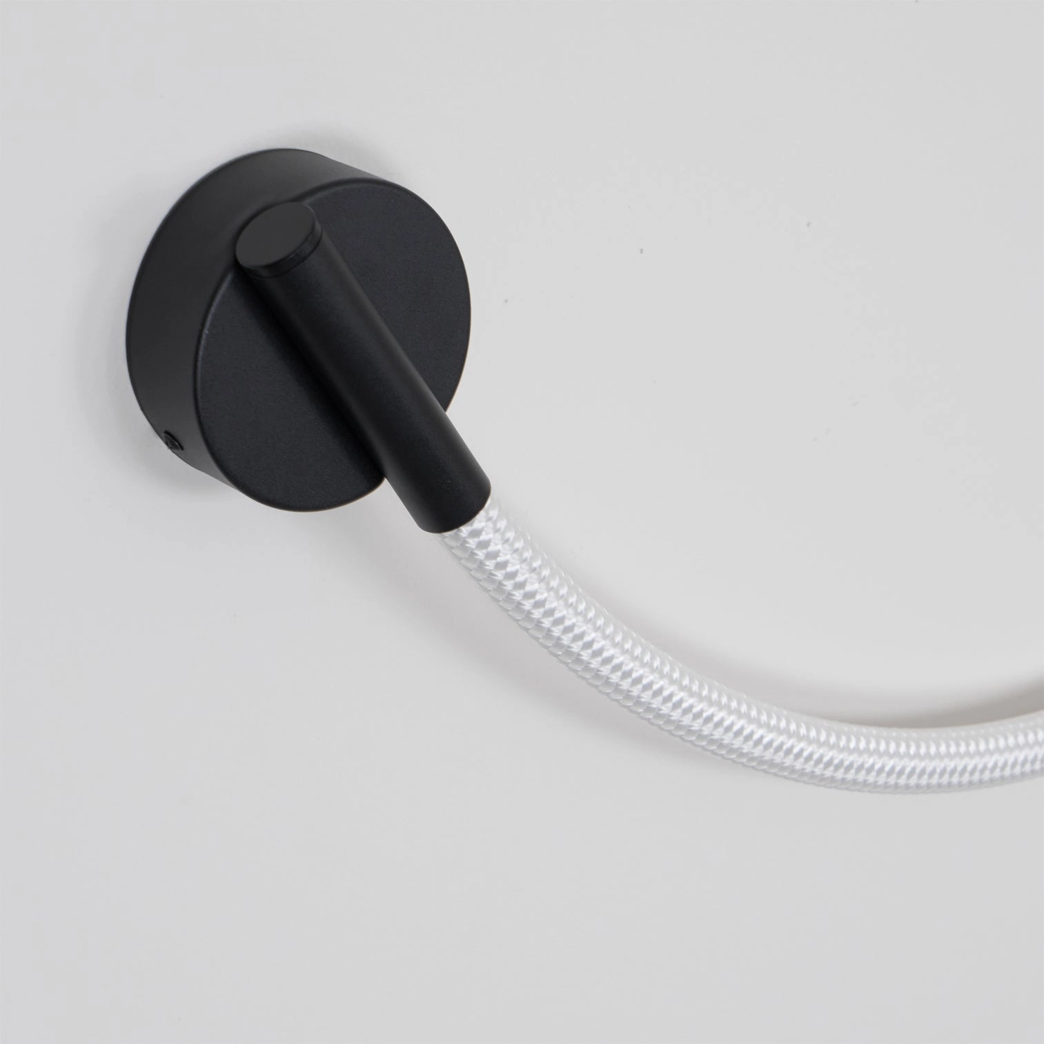 Flecto Tube Wall Lamp