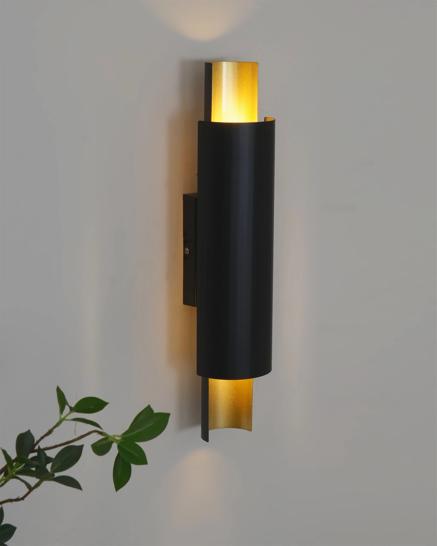 Flis Wall Lamp