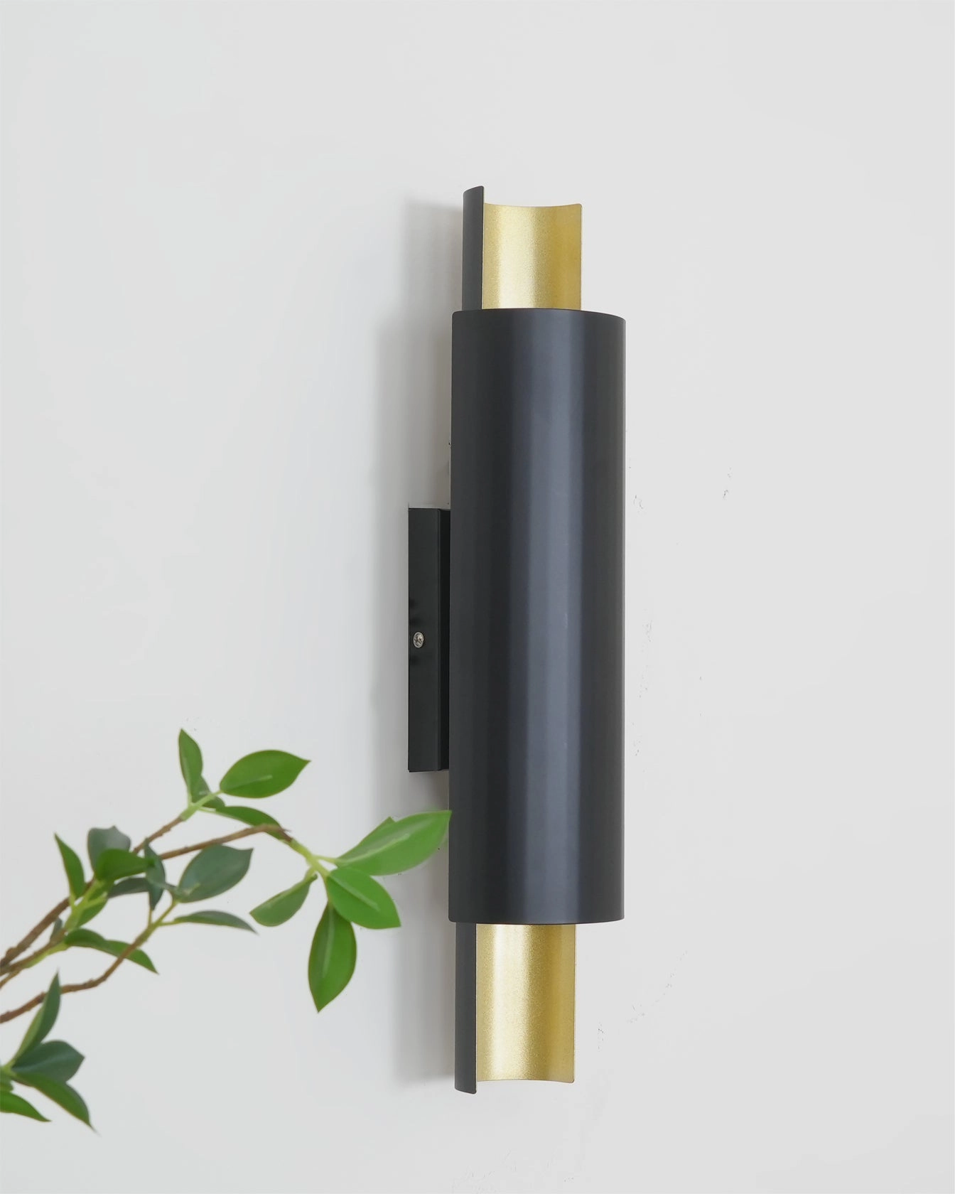 Flis Wall Lamp