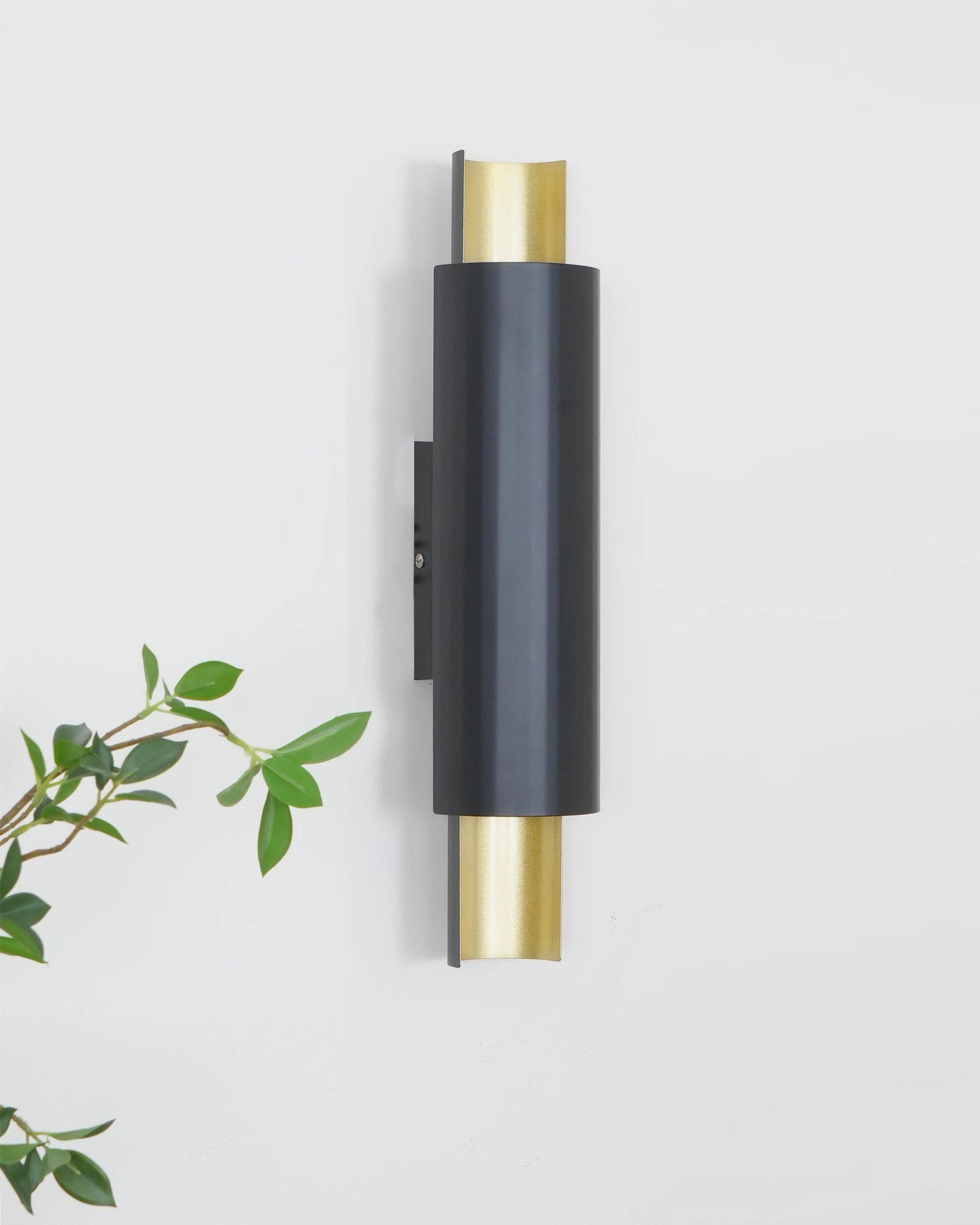 Flis Wall Lamp