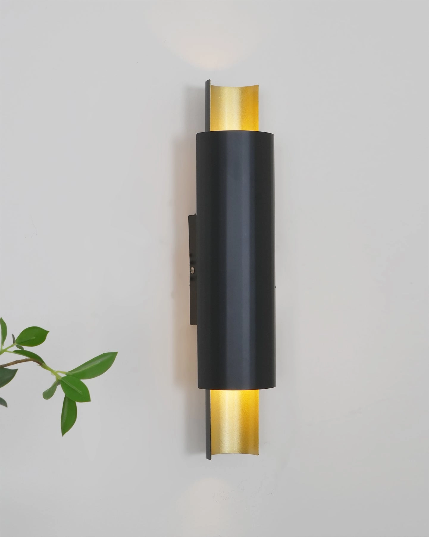 Flis Wall Lamp