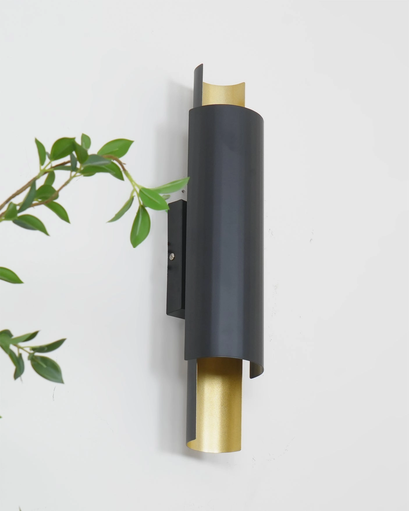 Flis Wall Lamp