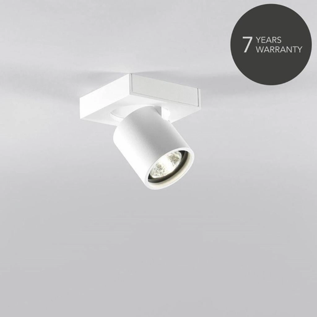 Focus 1 Spots Hvid LED 261602 tall arc lamp for living room