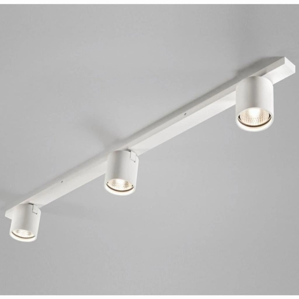 Focus Line Spots Hvid LED 2700k tall arc lamp for living room