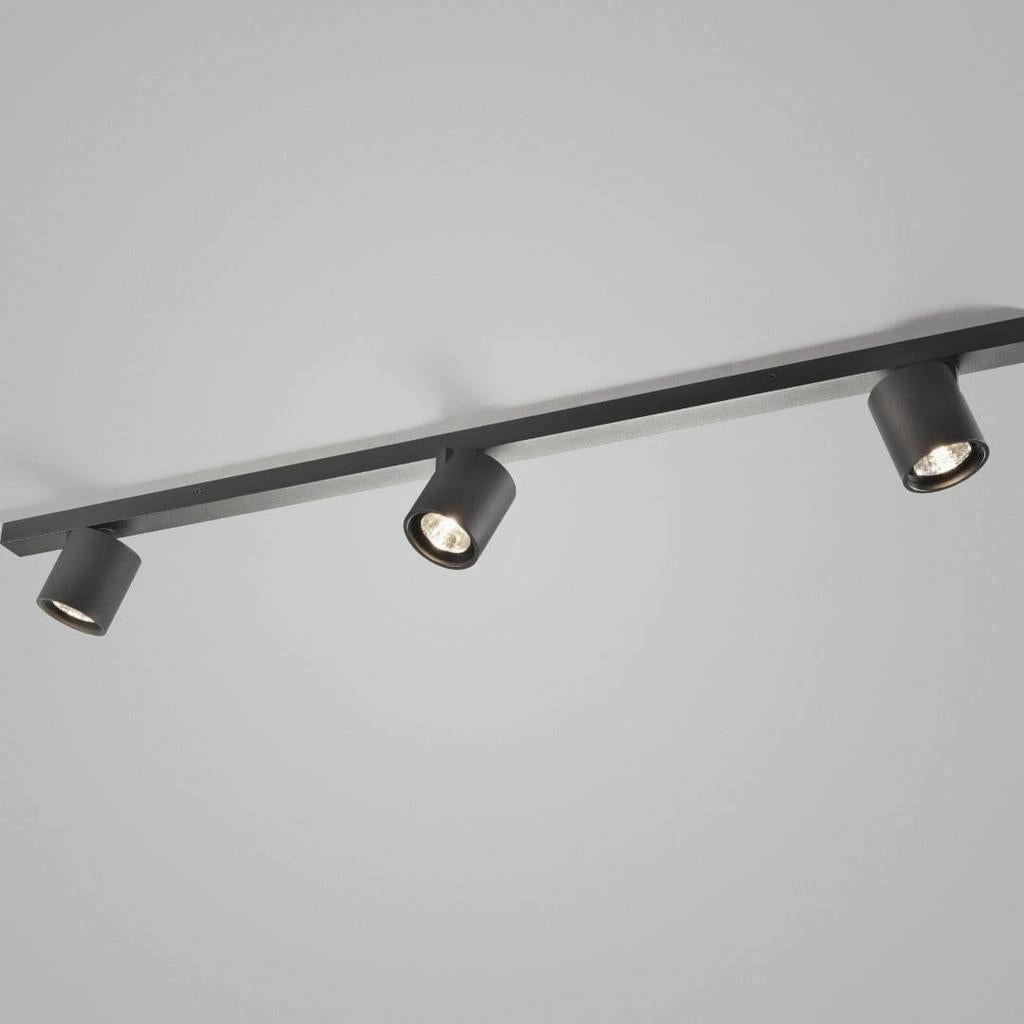 Focus Line Spots Sort LED 2700k tall arc lamp for living room