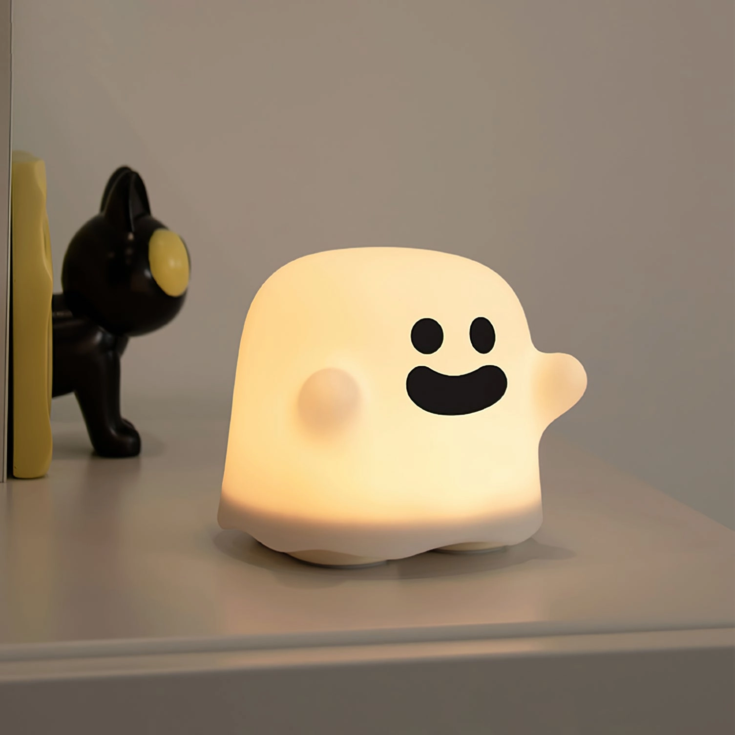 Ghost Built-in Battery Table Lamp