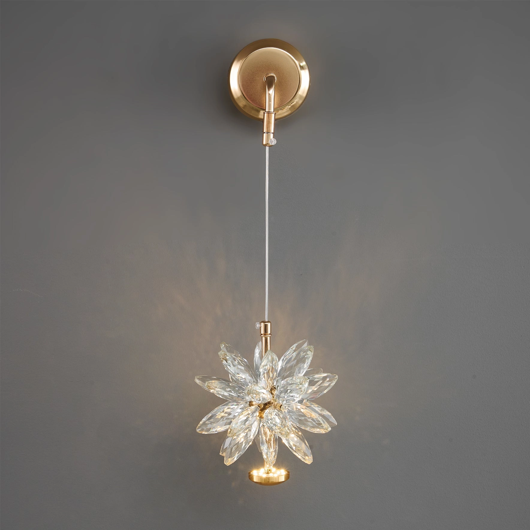 Glam Flower Wall Lamp