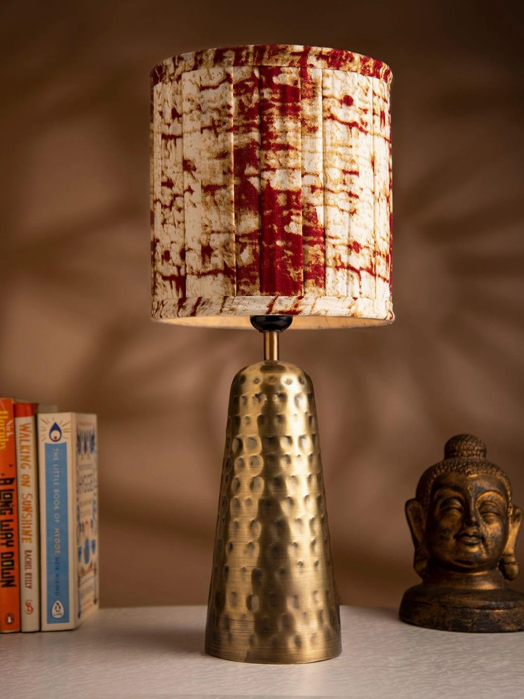 Golden Hammered V-Shaped Lamp with Pleeted Muticolor Maroon Shade