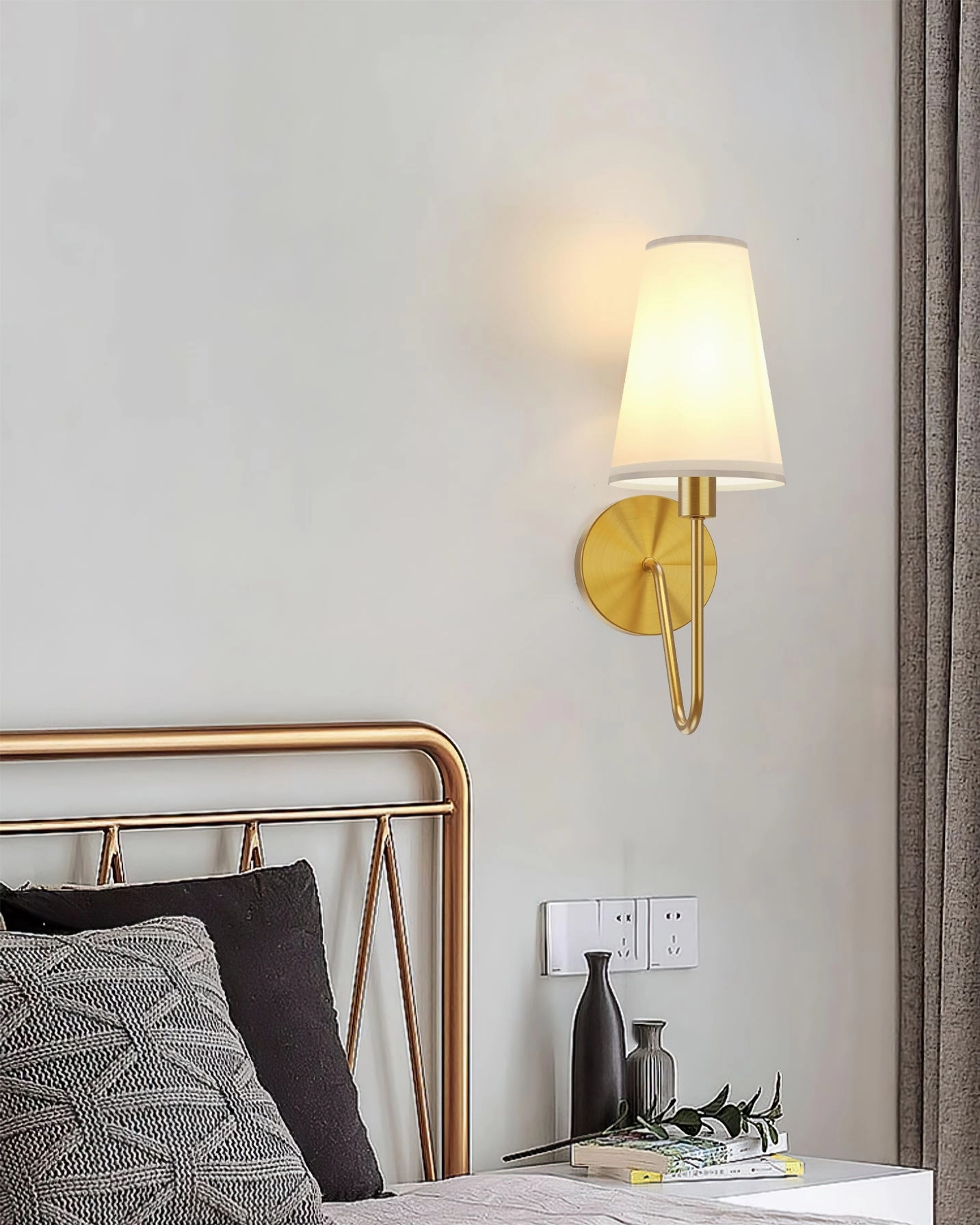 Griffin Wall Lamp