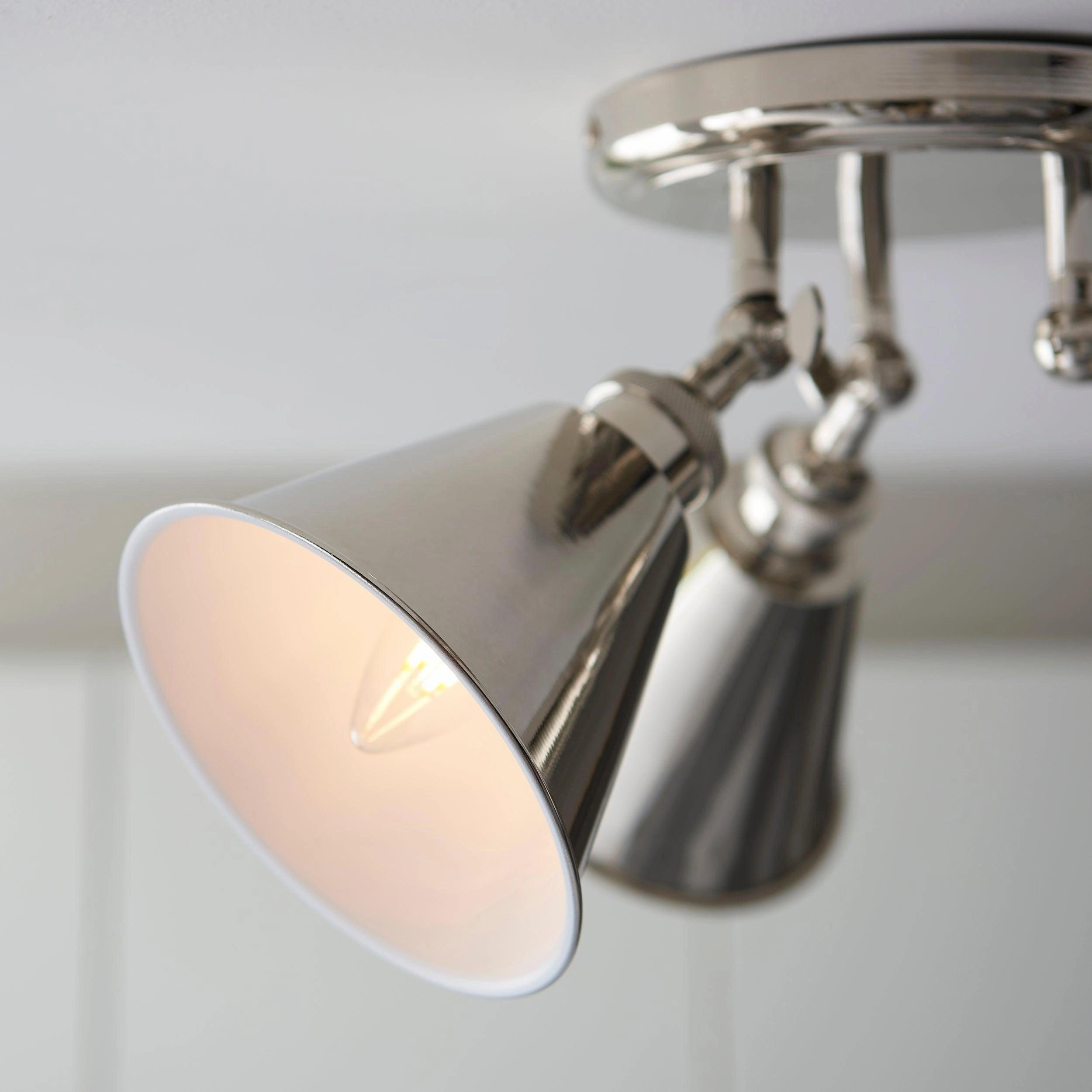 Hal Nickel 3 Light Modern Spot Light