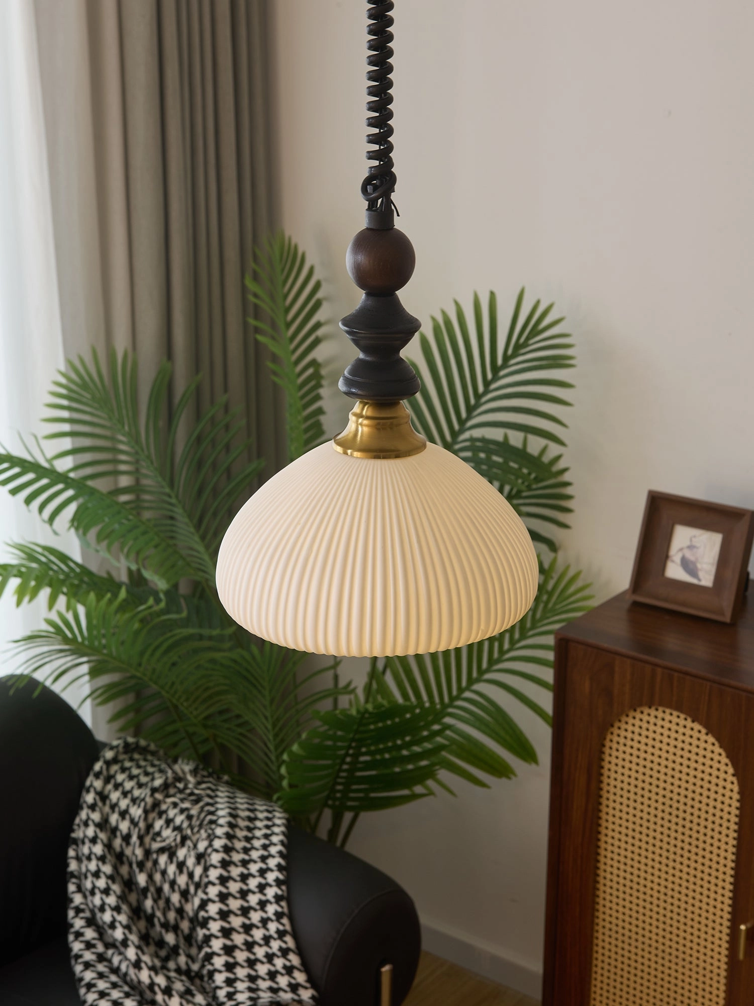 Halcyon Arch Pendant Light