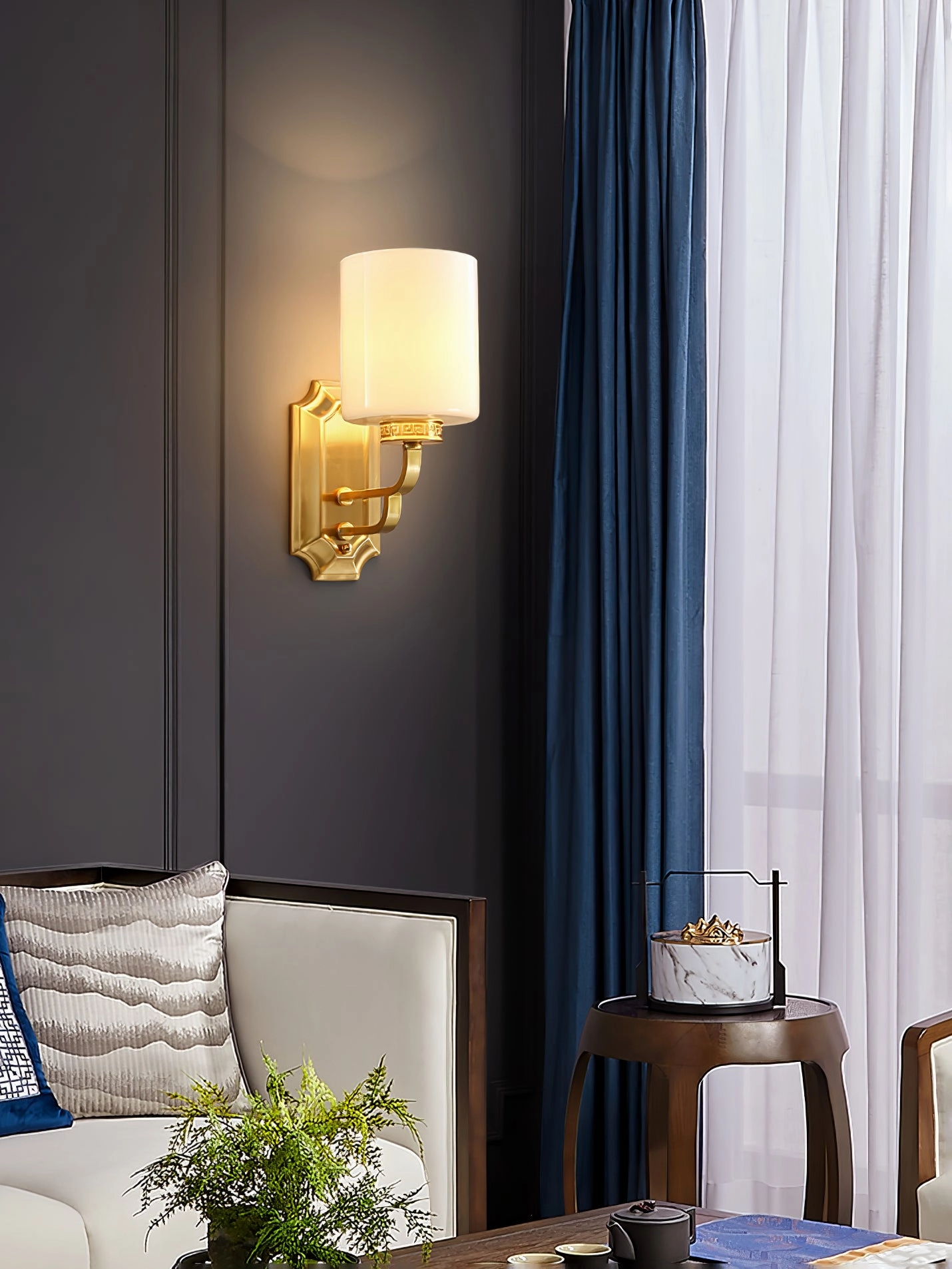 Hamilton Wall Lamp