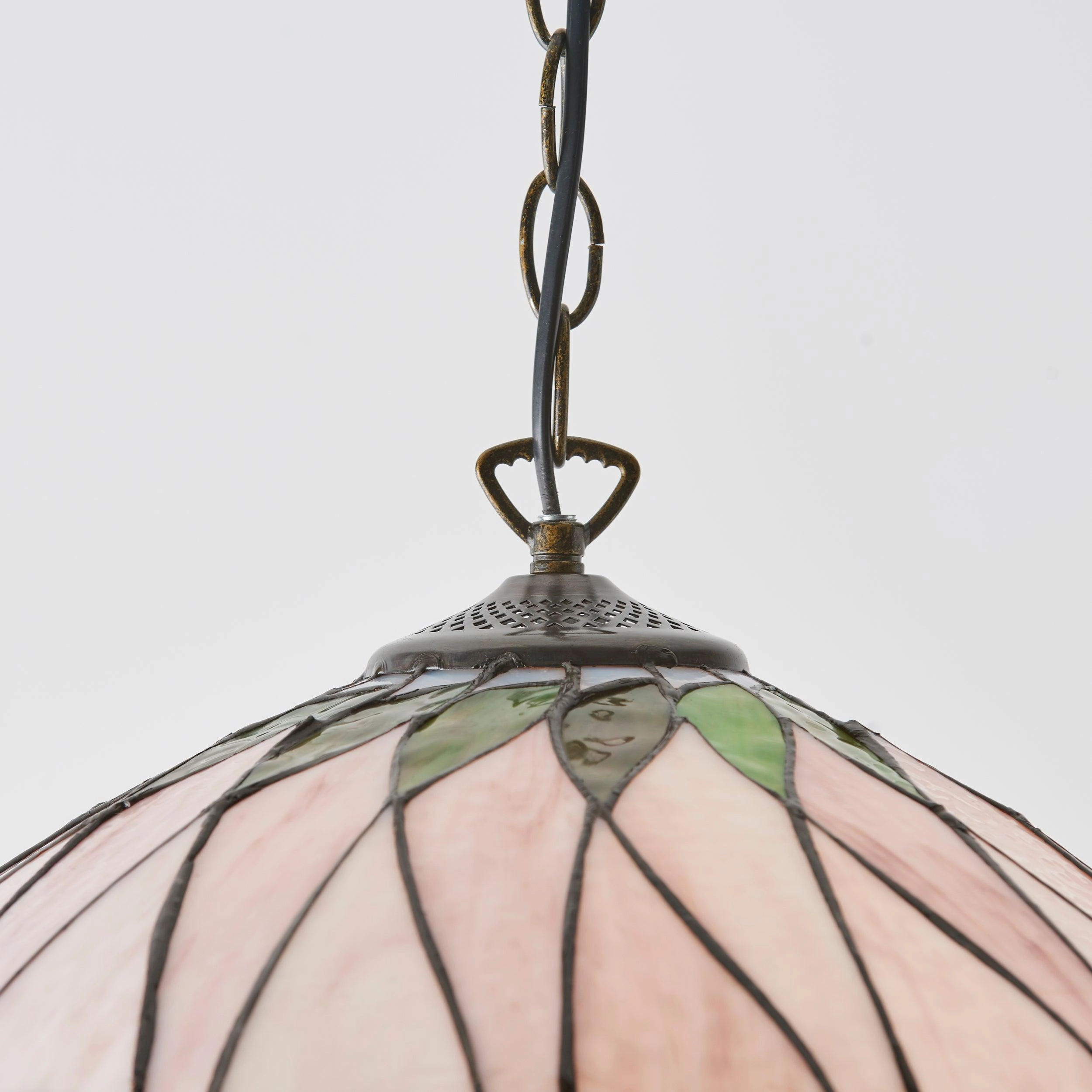 Hutchinson Medium Tiffany Ceiling Light, single Bulb Fitting
