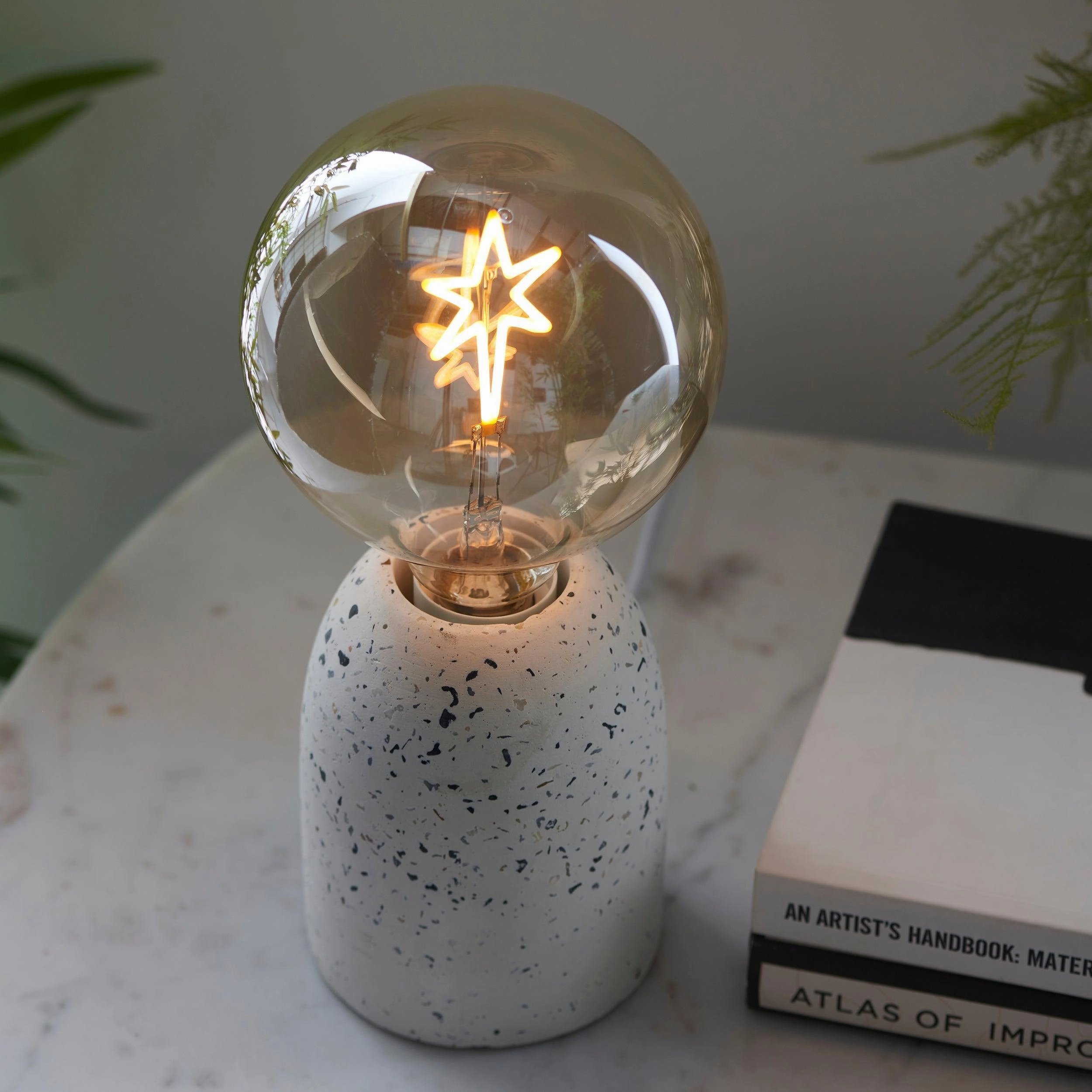 Internal Star Filament Amber Tinted LED 2w E27 Light Bulb