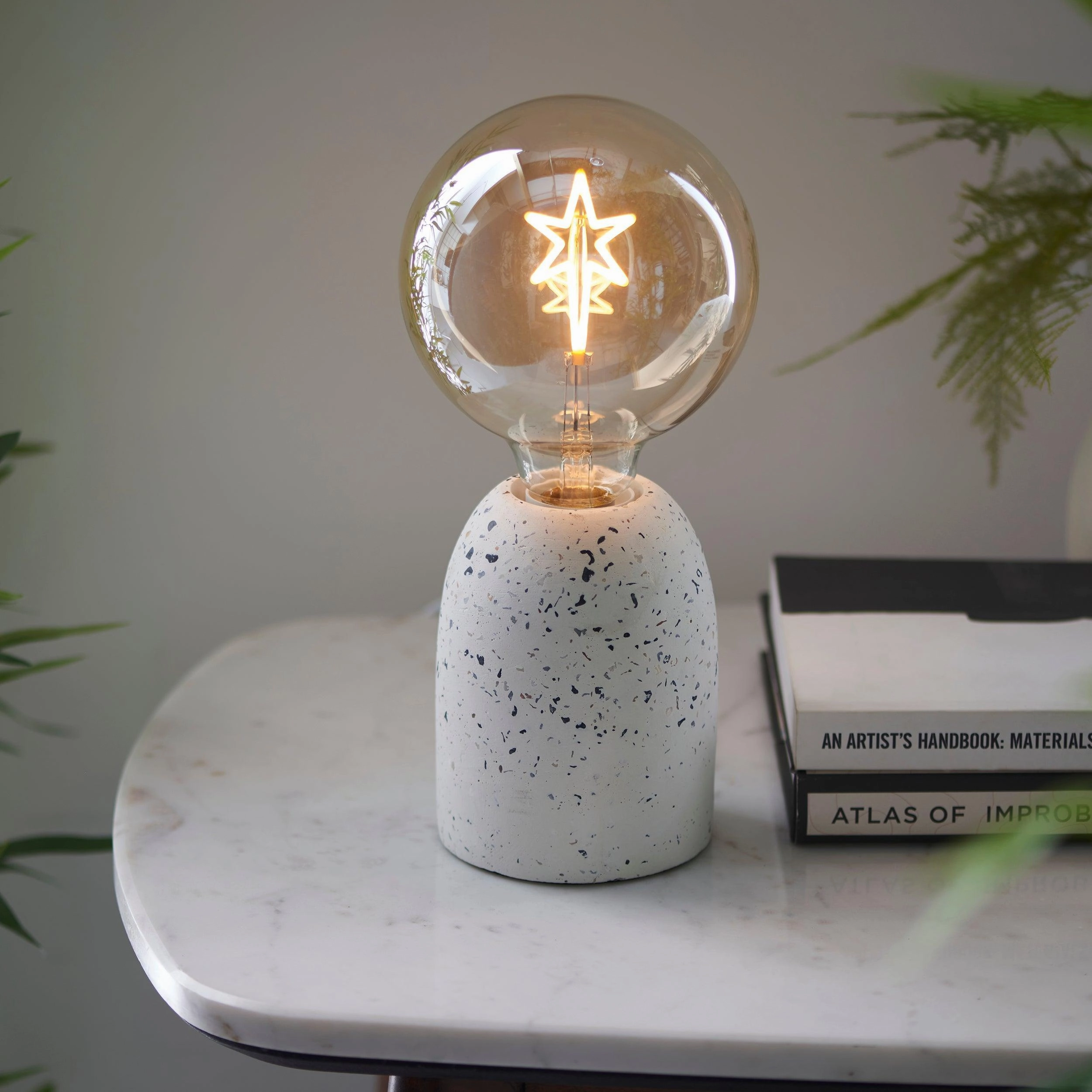 Internal Star Filament Amber Tinted LED 2w E27 Light Bulb