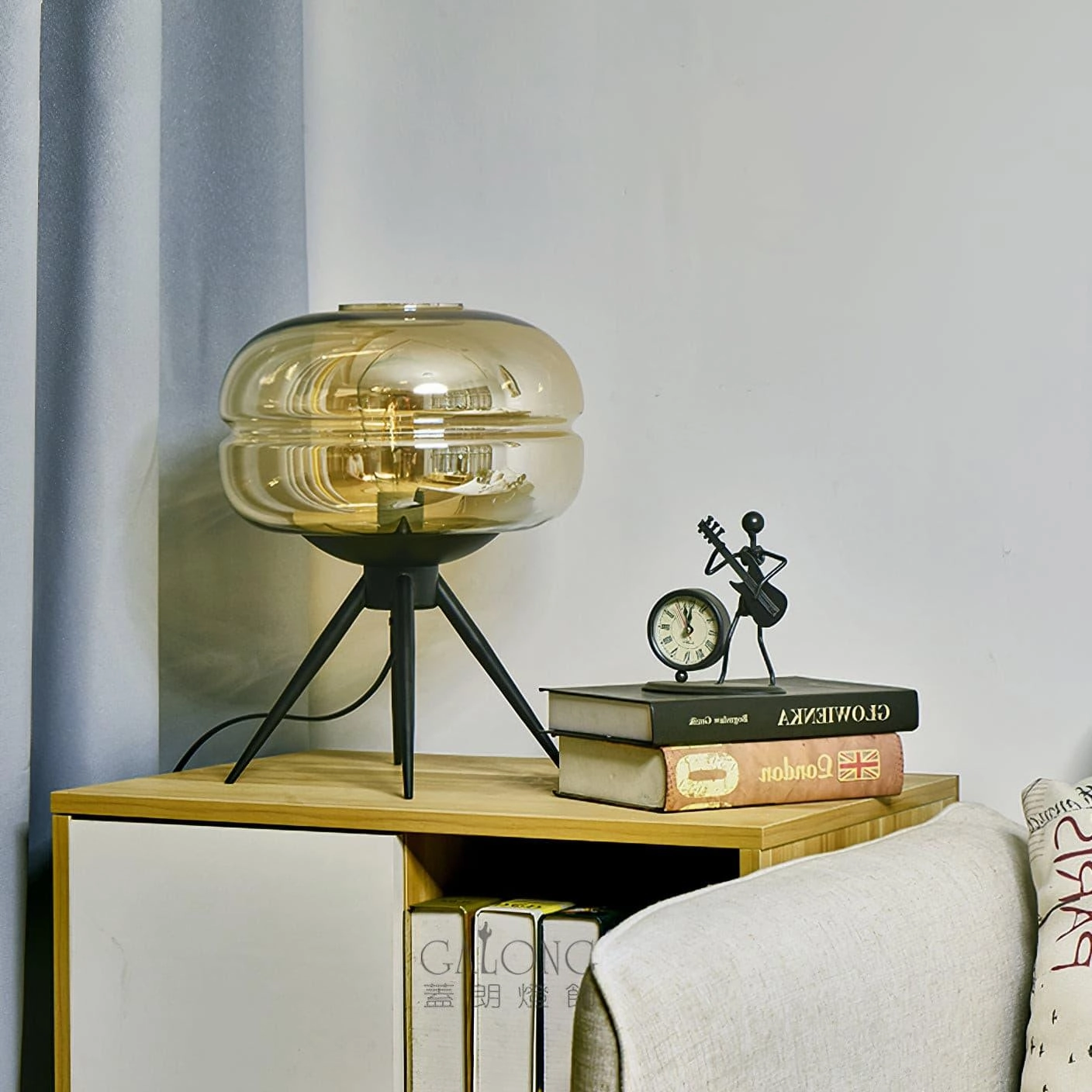 JAR Table Lamp