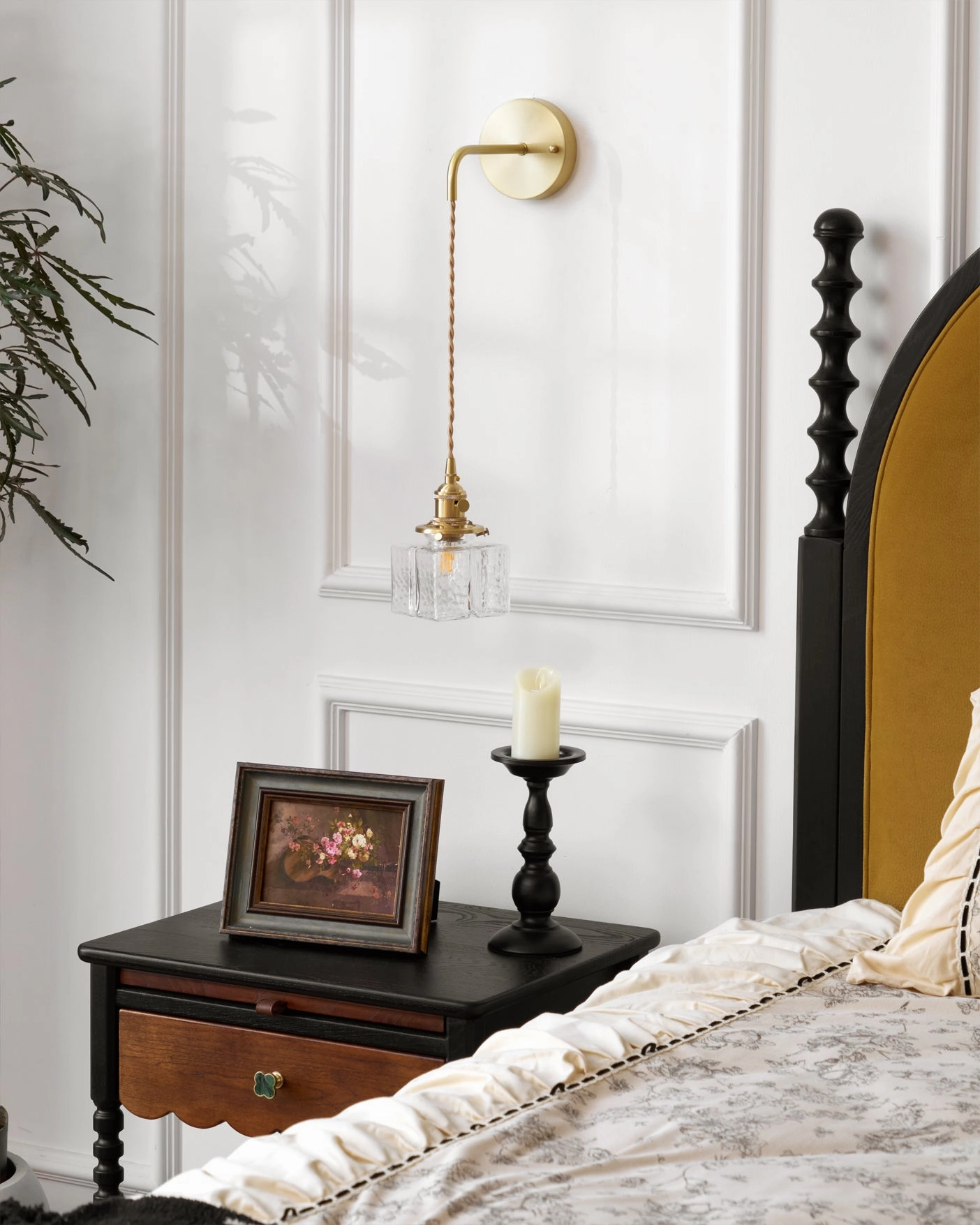 Jewel Glass Brass Wall Lamp