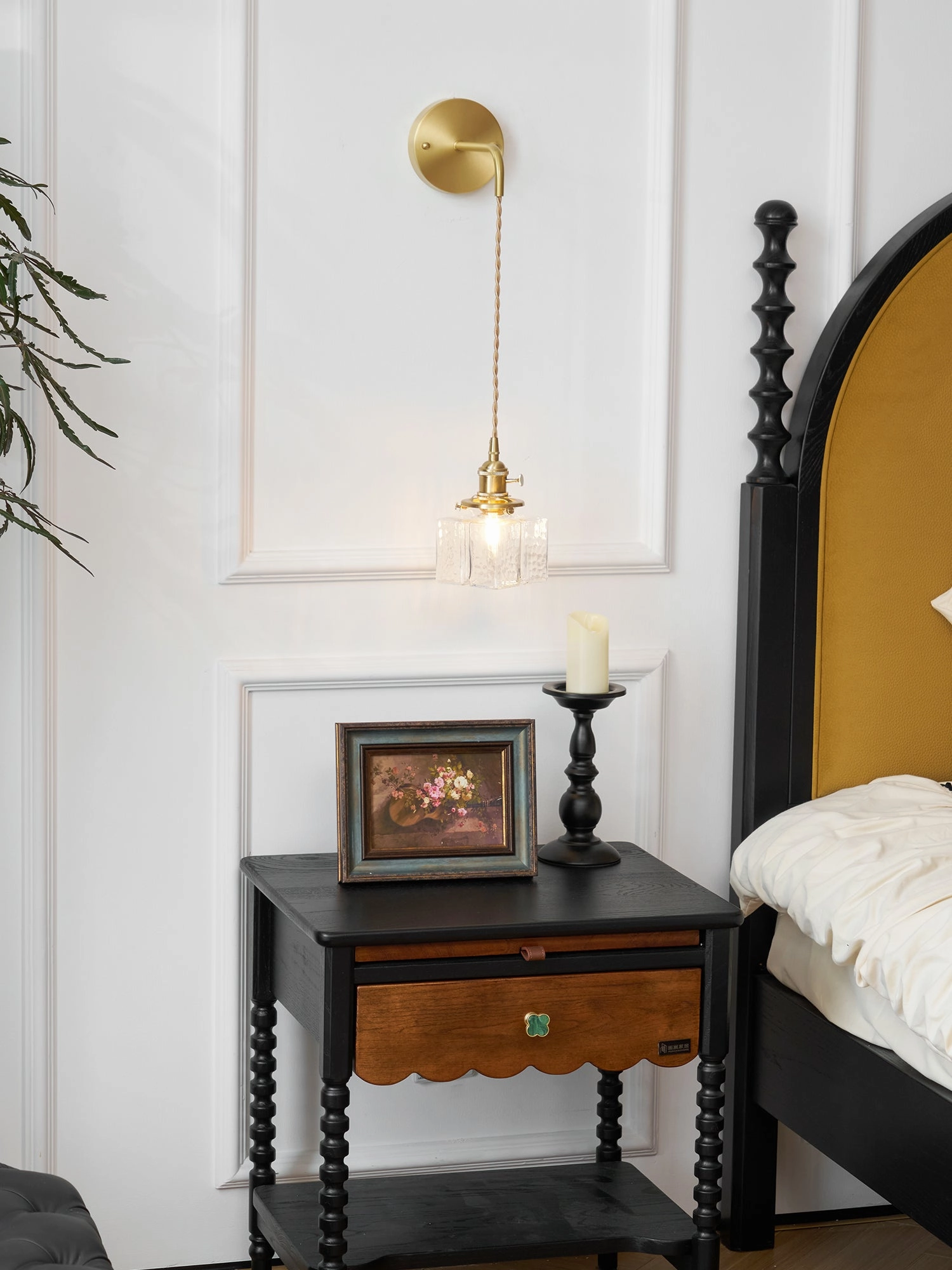 Jewel Glass Brass Wall Lamp