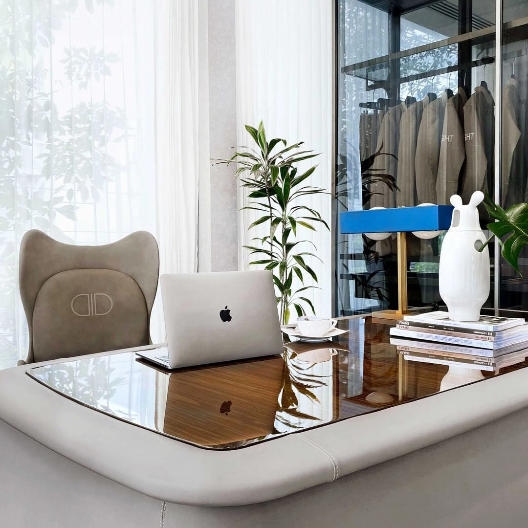 Kernel Table Lamp