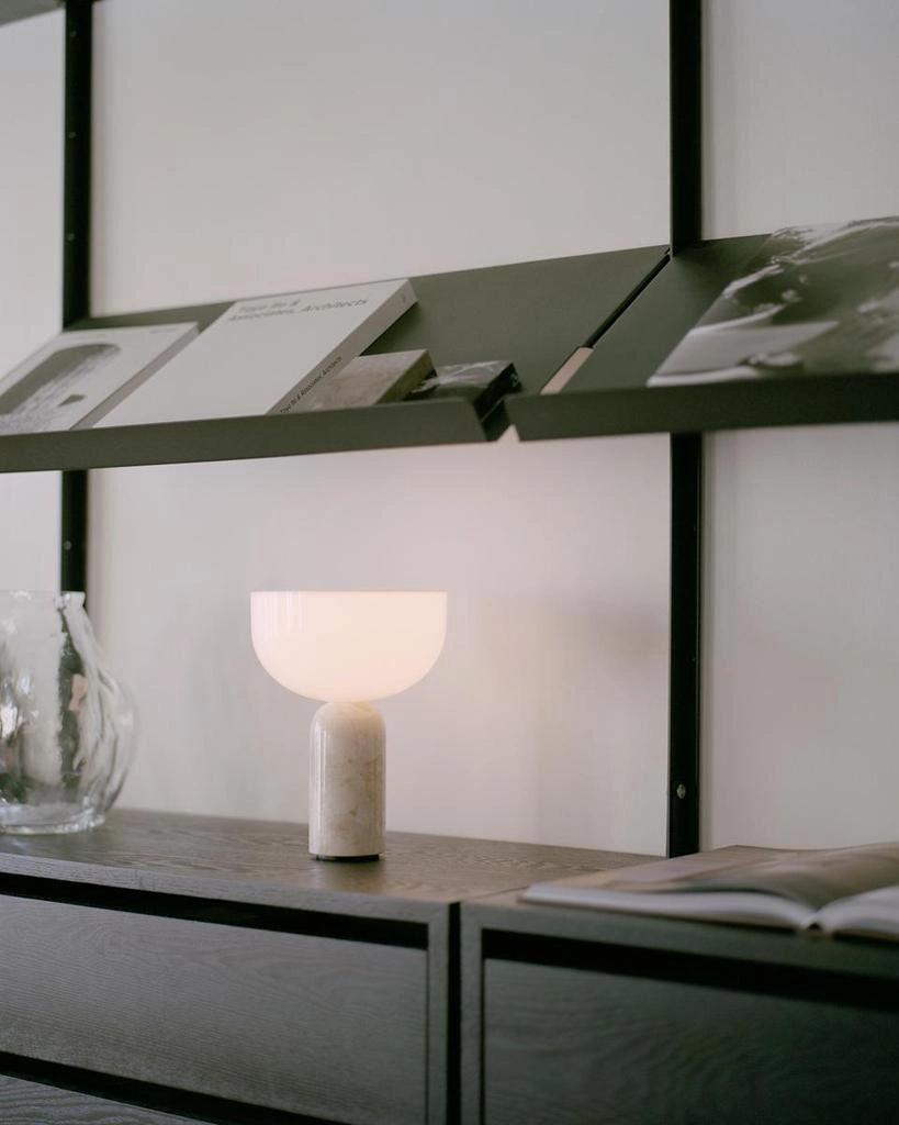 KIZU BORDLAMPE PORTALBE Kunis Breccia Marble w. White Acrylic 21715