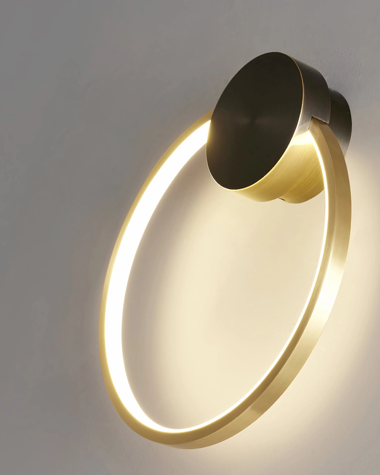 Koya Wall Lamp