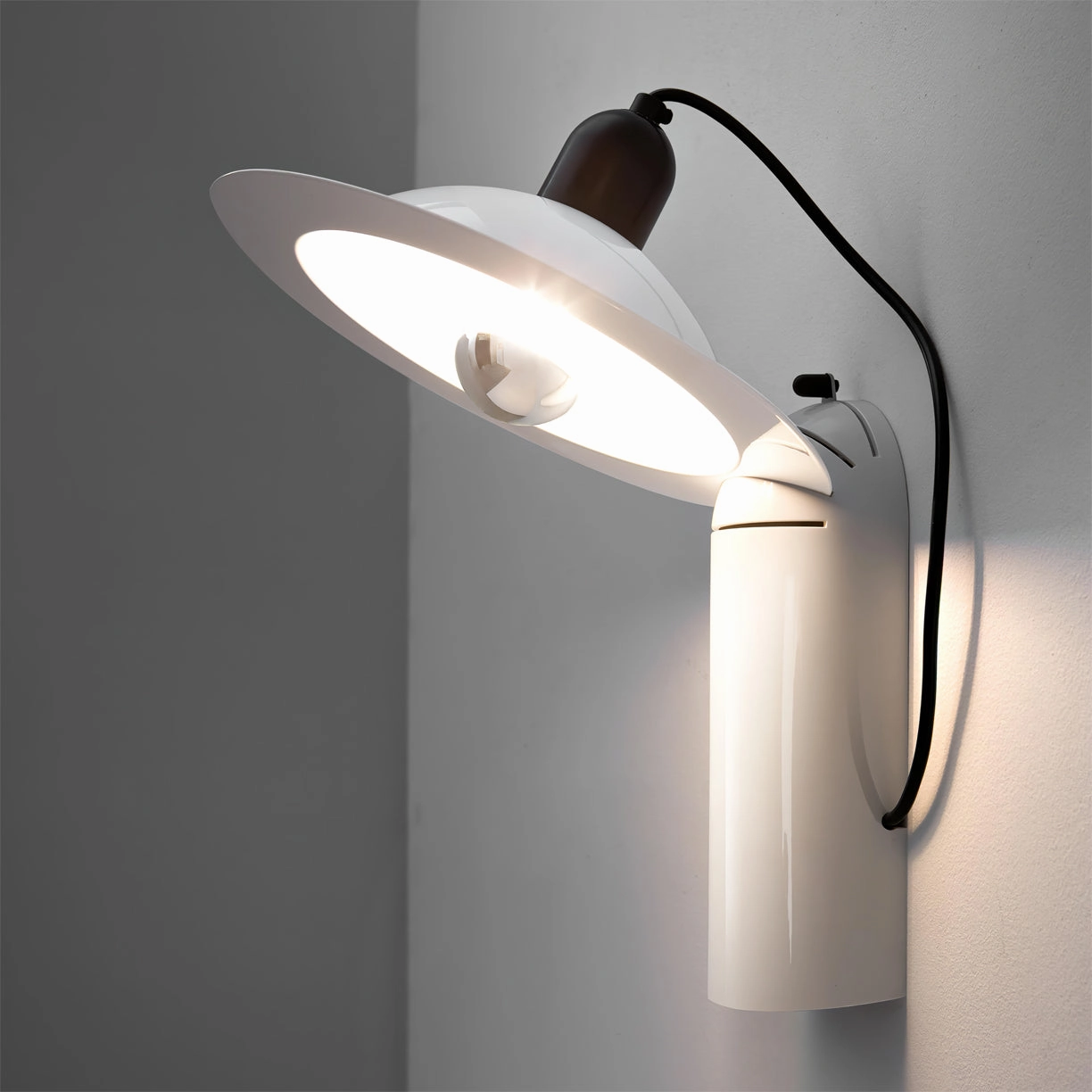 Lampiatta Wall Lamp