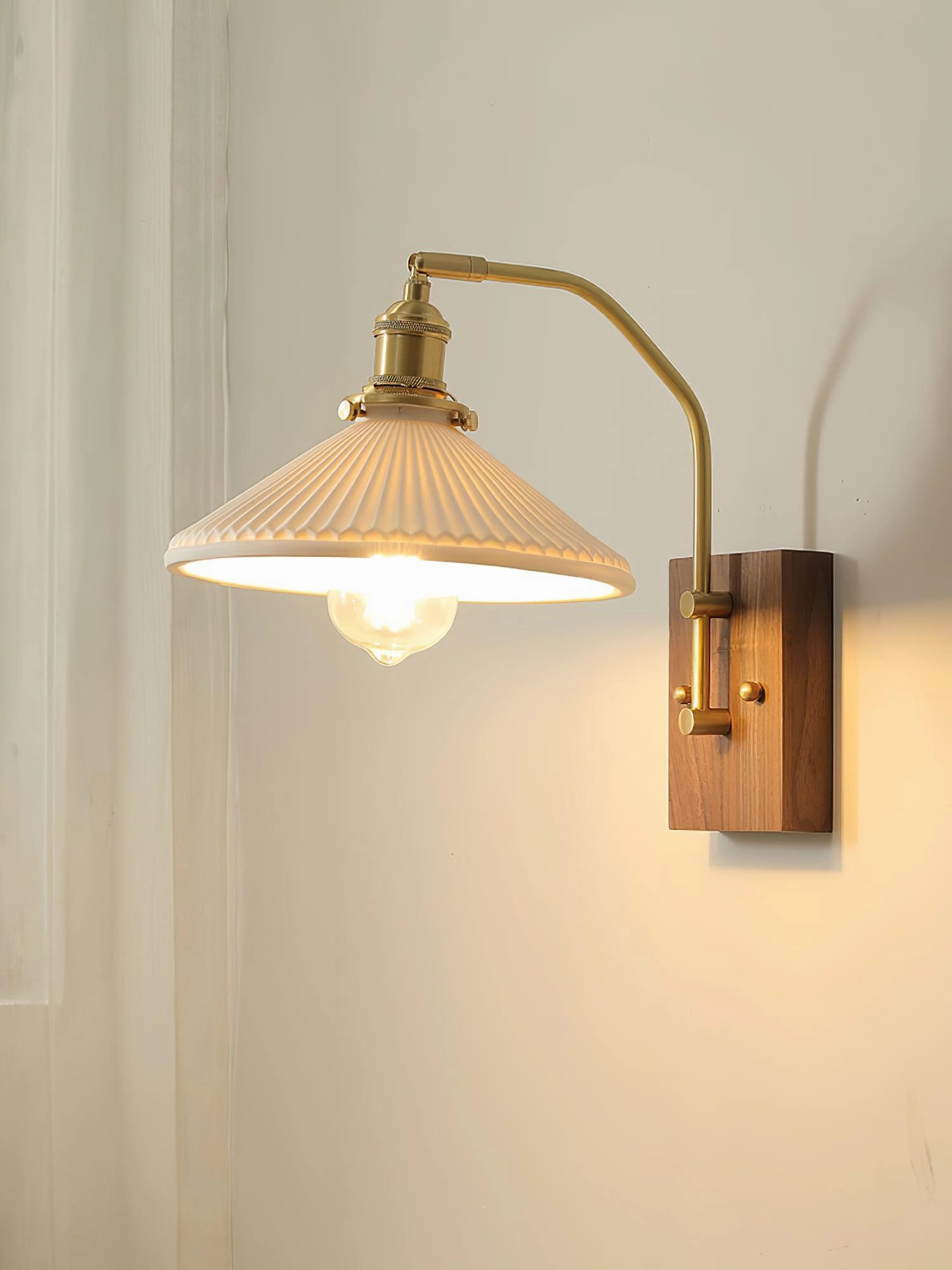 Laura Wood Wall Lamp