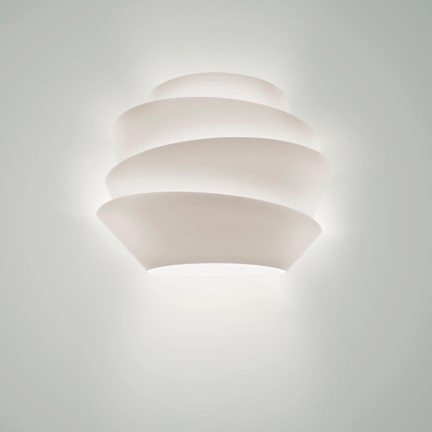 Le Soleil Wall Lamp