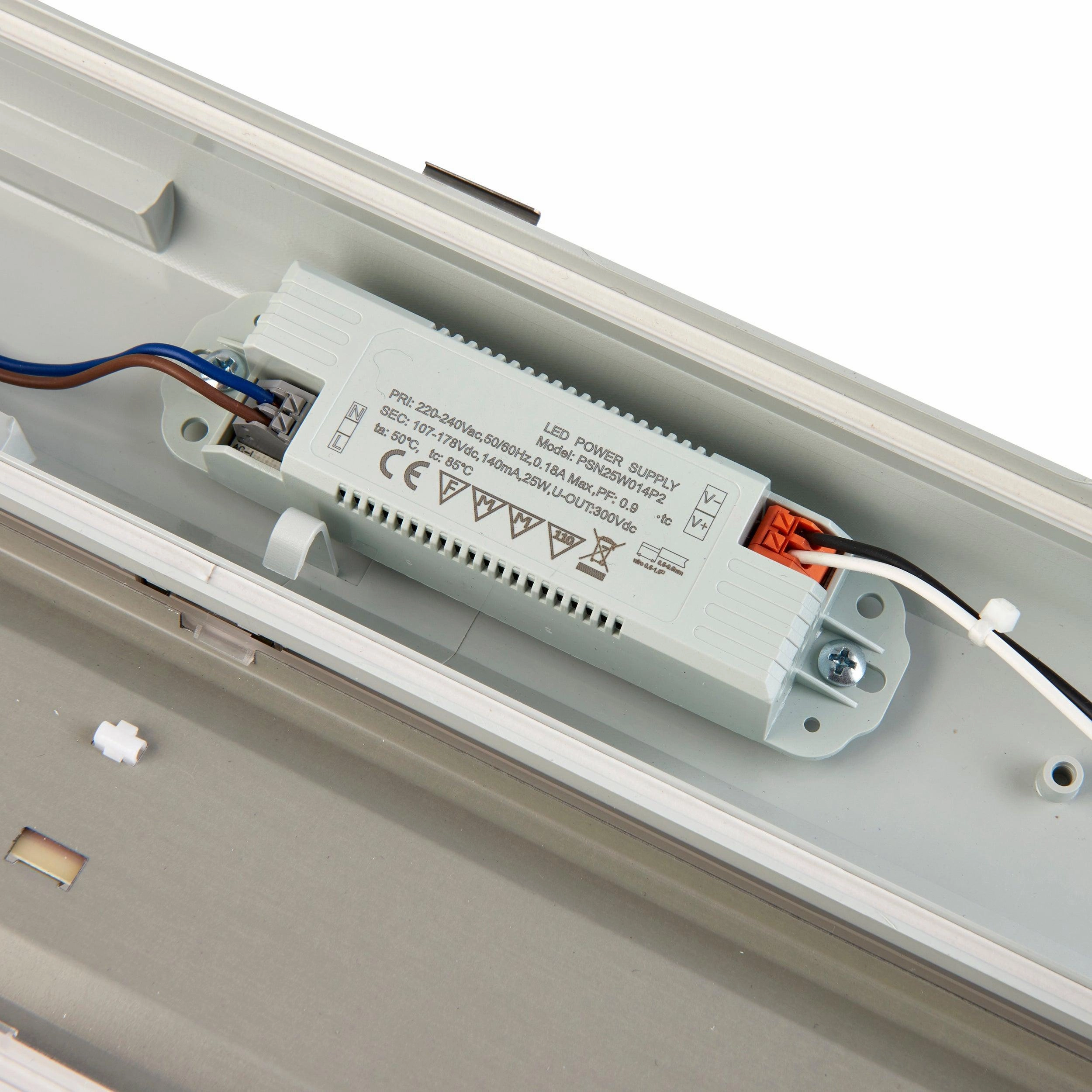 LED Anti-Corrosive Cool White LED Batten Light 4000K 4FT IP65 19W
