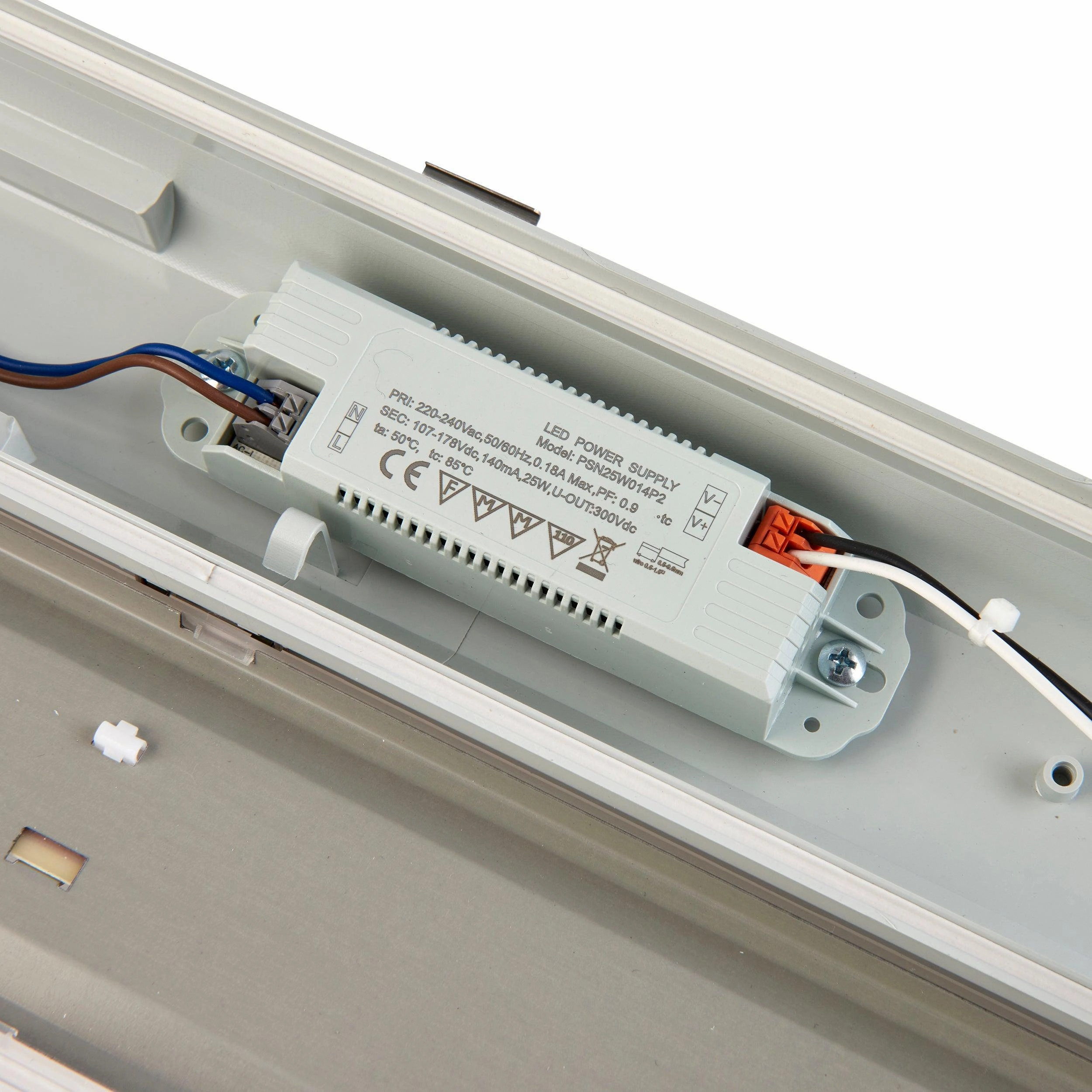 LED Anti-Corrosive Cool White LED Batten Light 4000K 6FT High Lumen IP65 57W