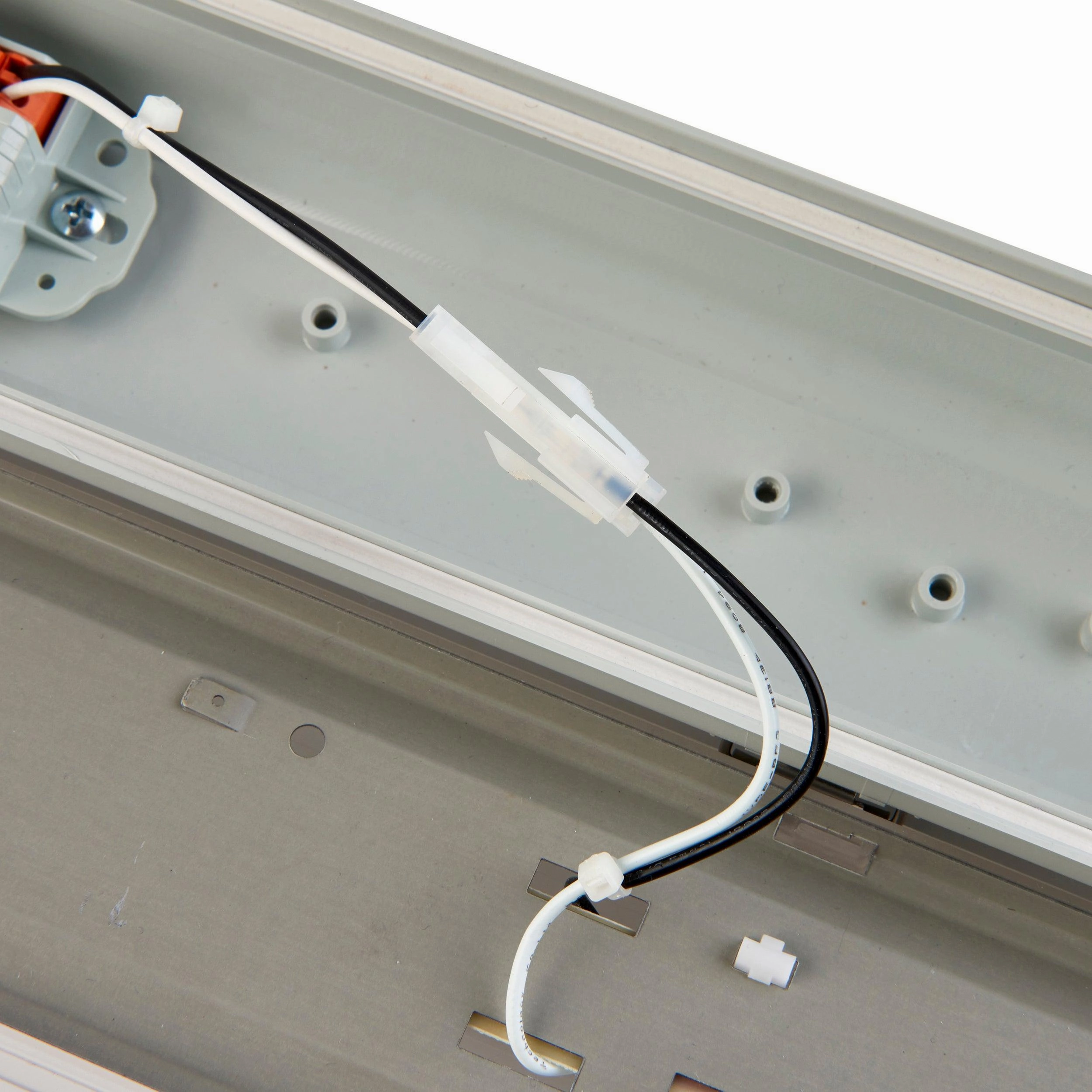 LED Anti-Corrosive LED Cool White Batten Light 4000K 4FT High Lumen EM EM IP65 30W