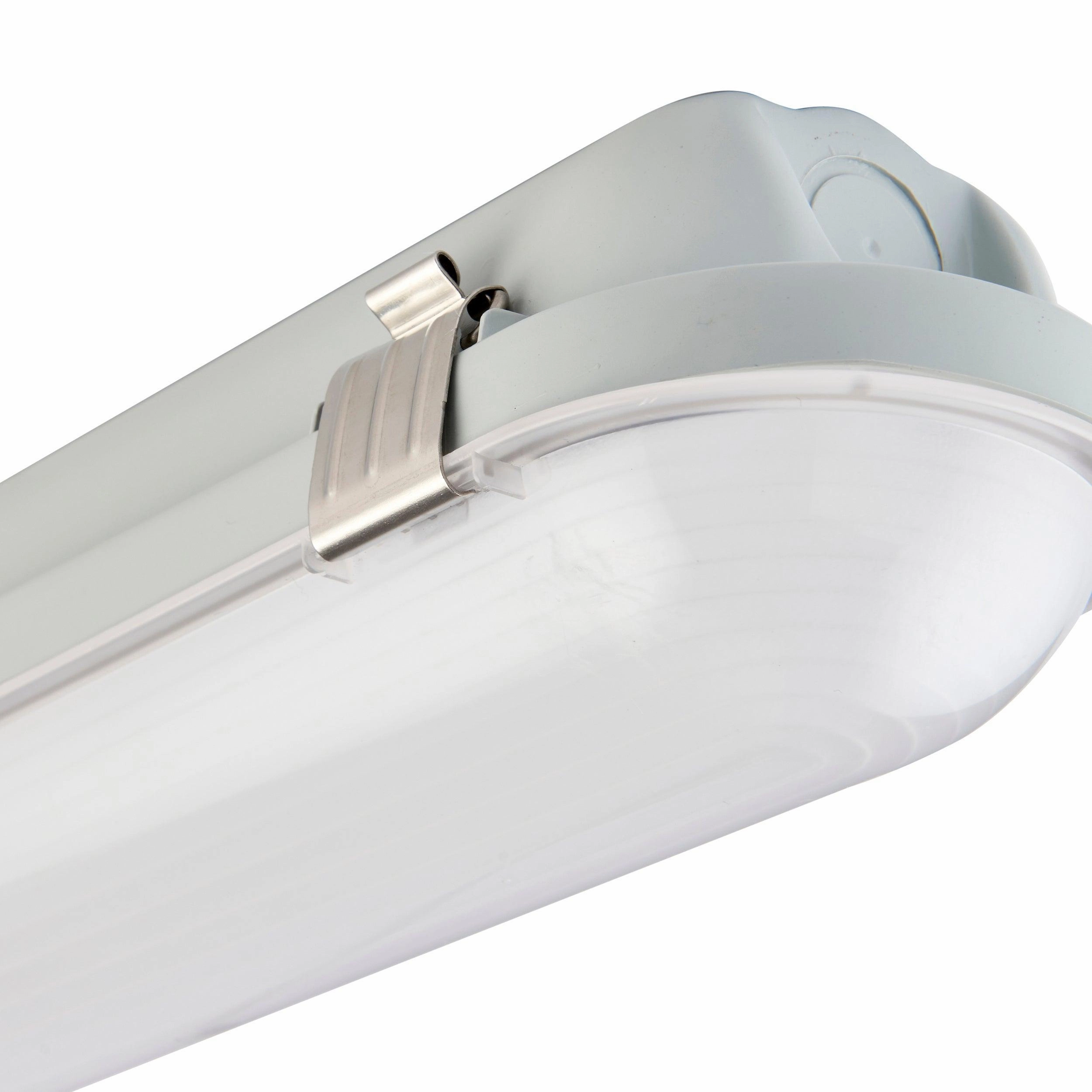 LED Anti-Corrosive LED Cool White Batten Light 4000K 5FT EM EM IP65 24W