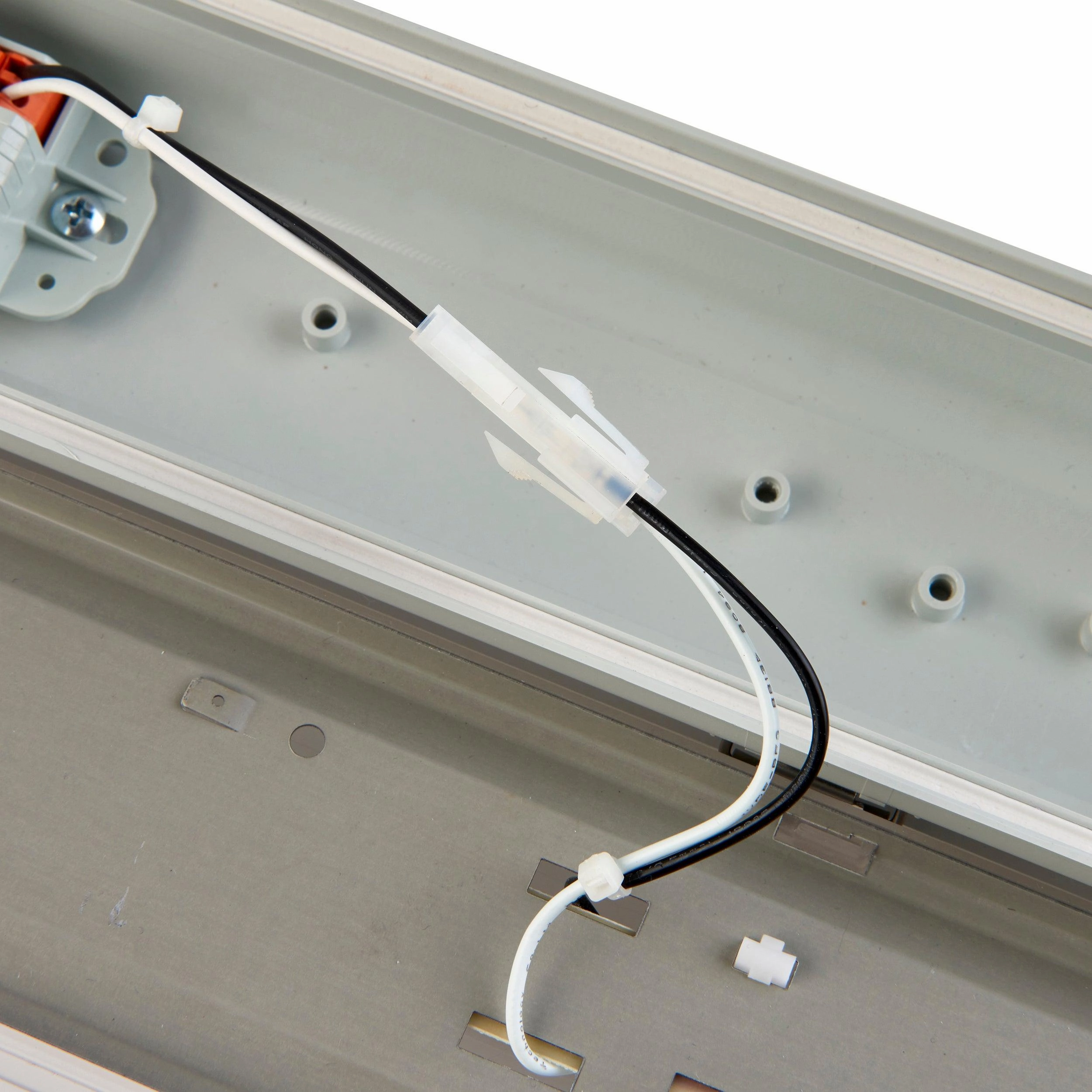 LED Anti-Corrosive LED Cool White Batten Light 4000K 6FT High Lumen EM EM IP65 57W