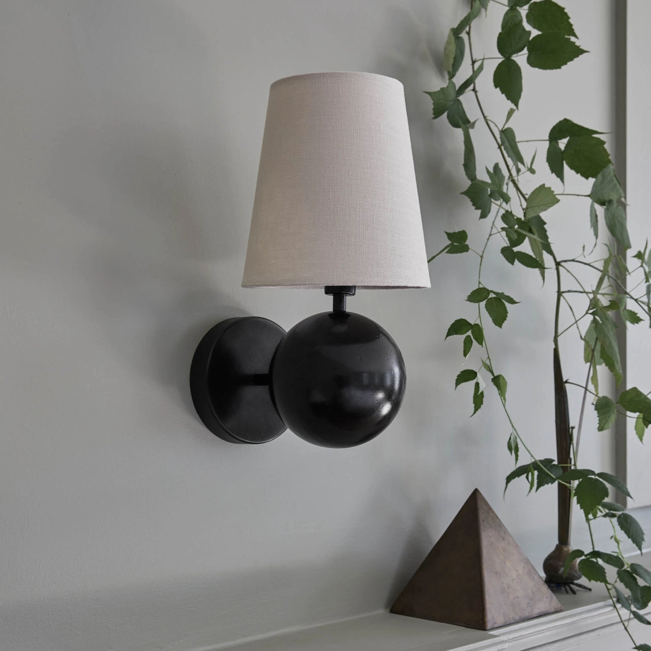 Leoda Wall Lamp