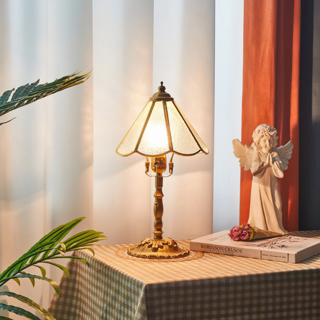 Leslie Table Lamp